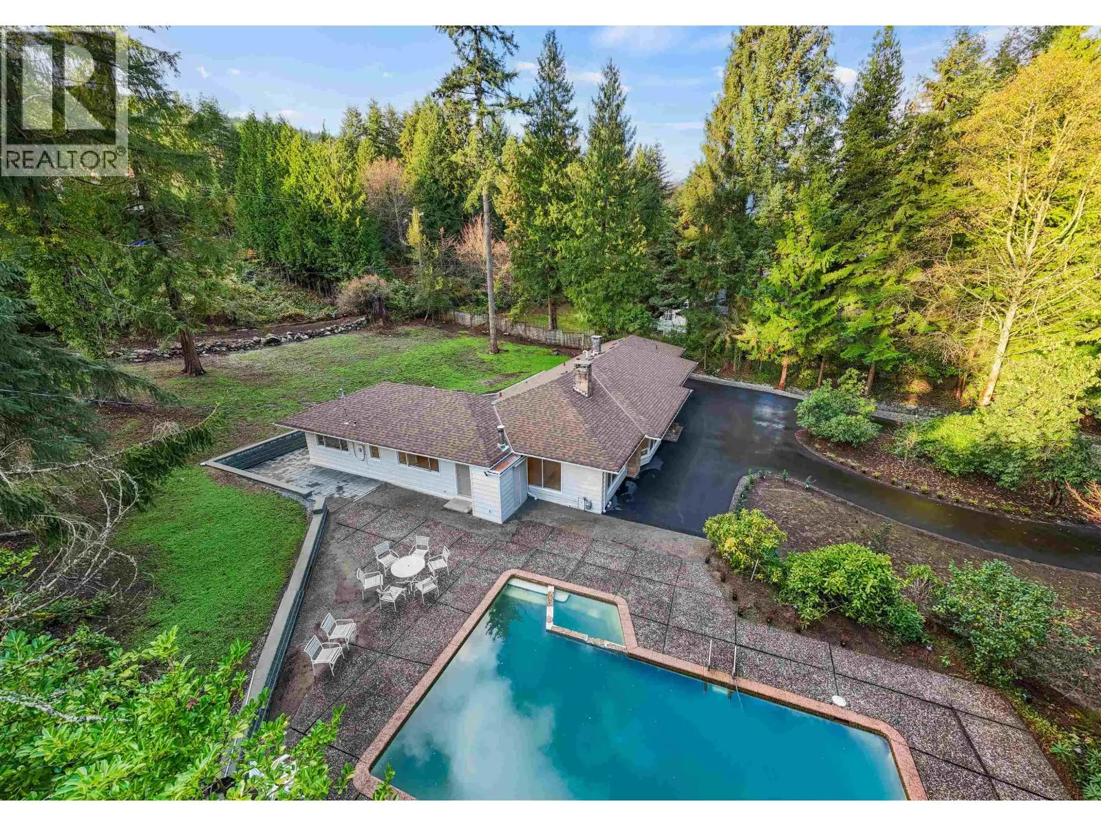 441 SOUTHBOROUGH DRIVE