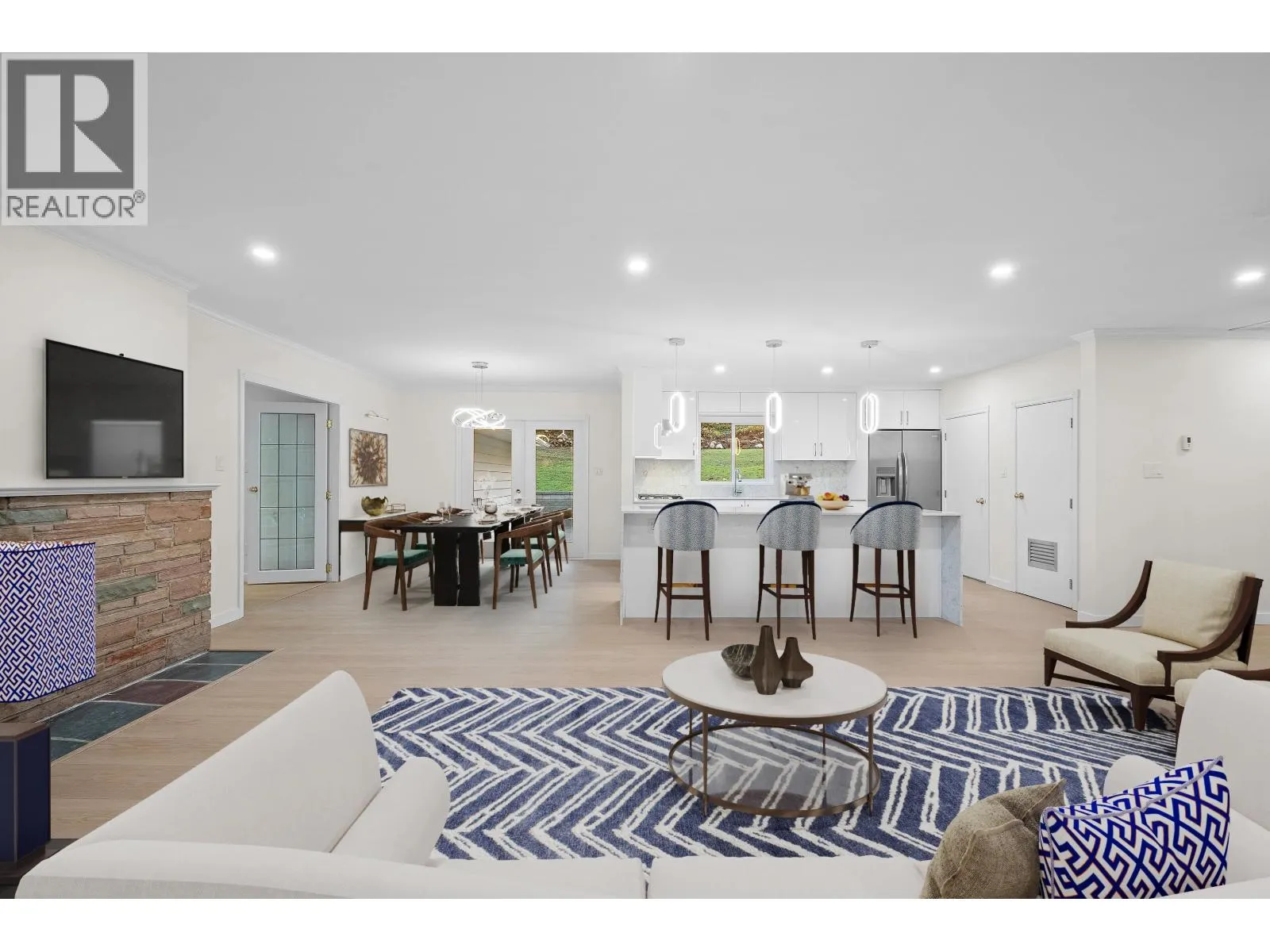 441 SOUTHBOROUGH DRIVE
