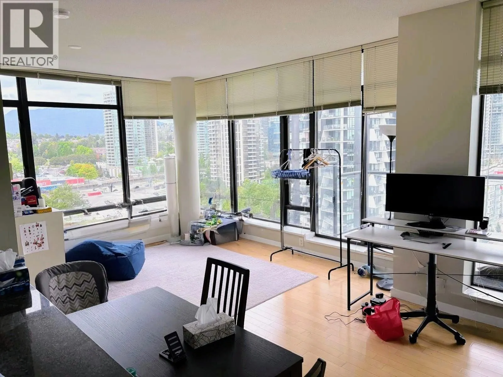 1703 4250 DAWSON STREET