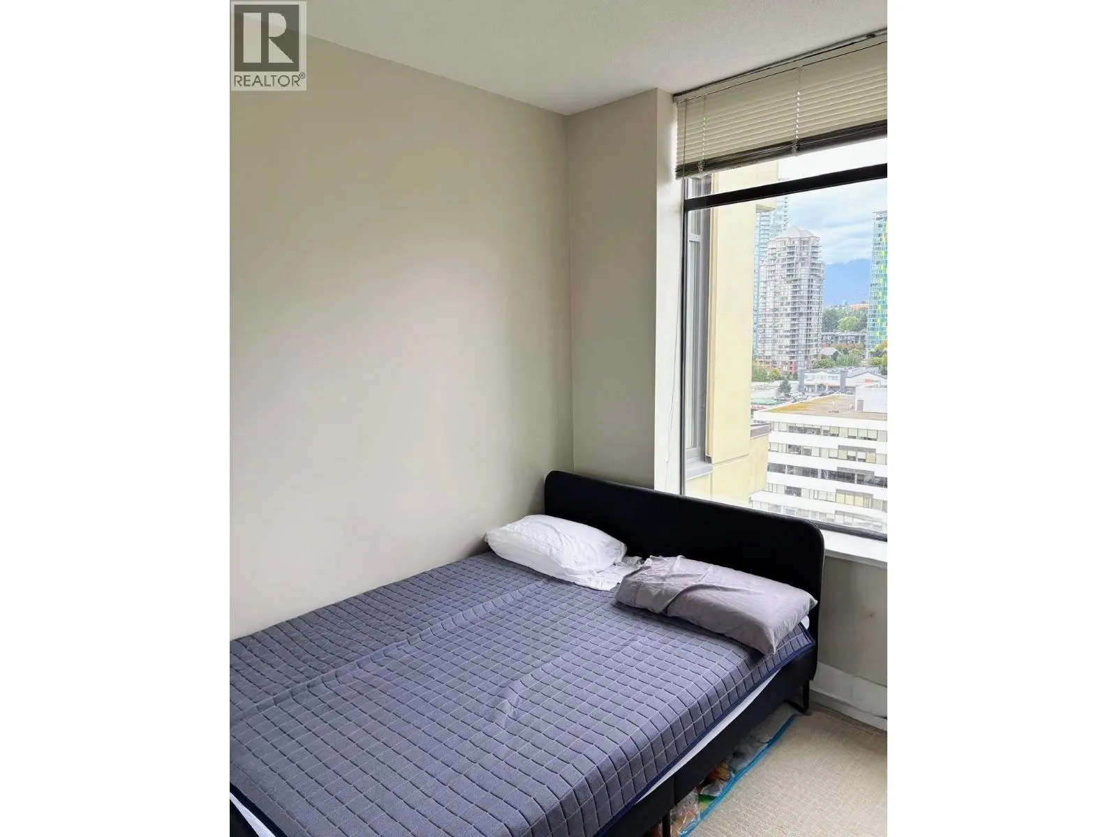 1703 4250 DAWSON STREET