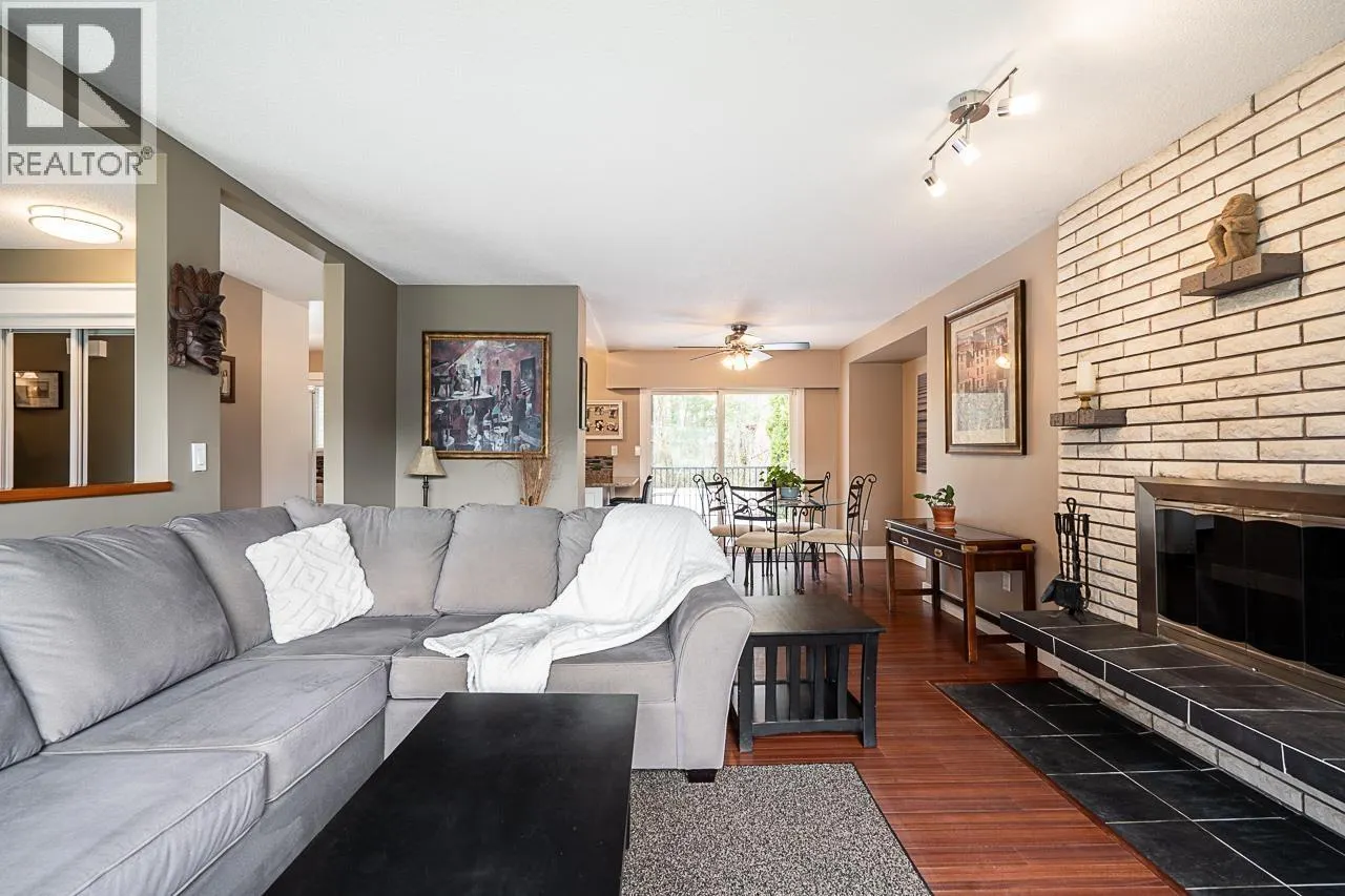 2259 PRAIRIE AVENUE