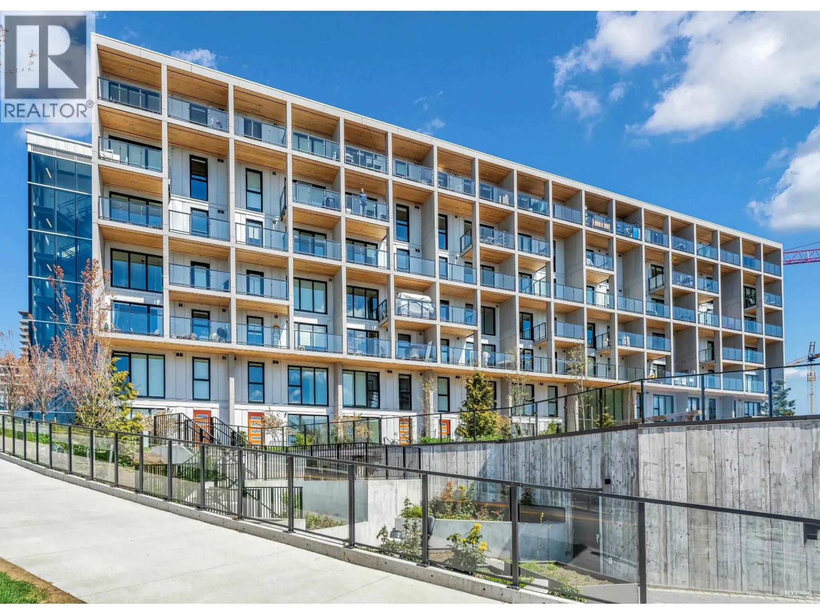 403 9888 UNIVERSITY CRESCENT