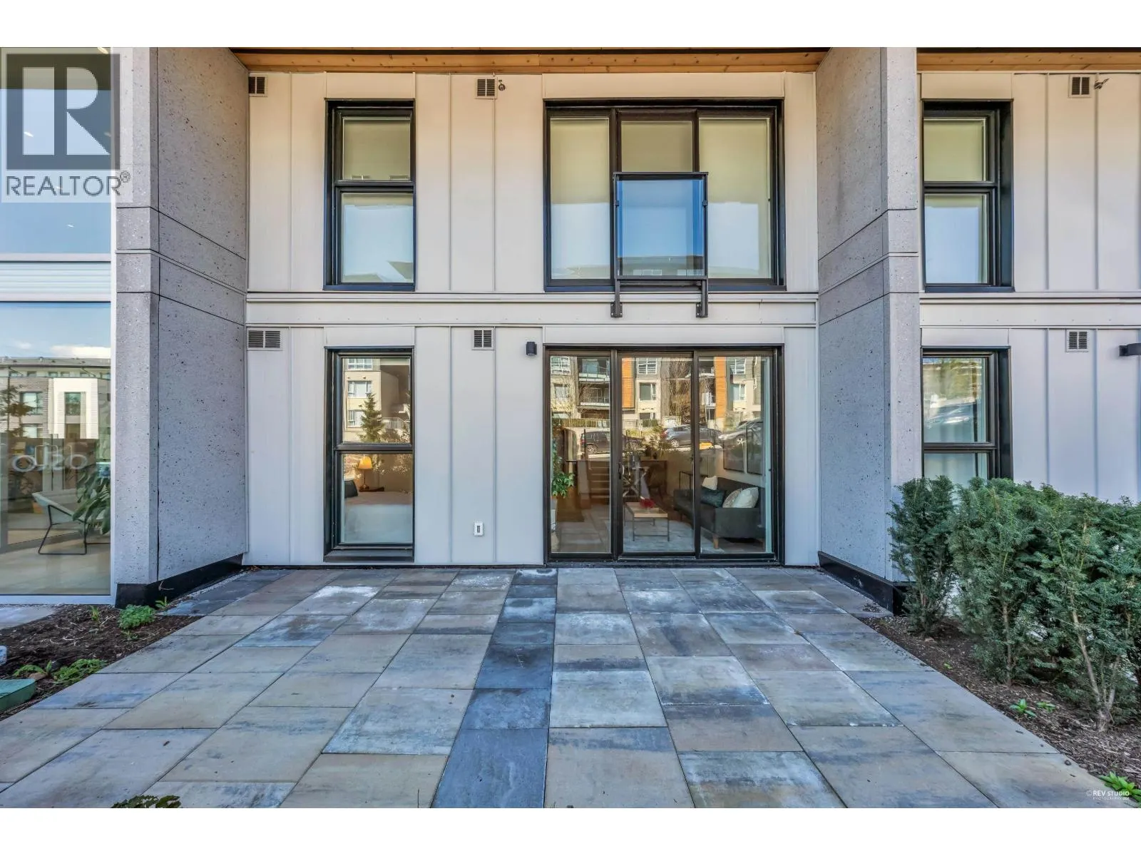 403 9888 UNIVERSITY CRESCENT