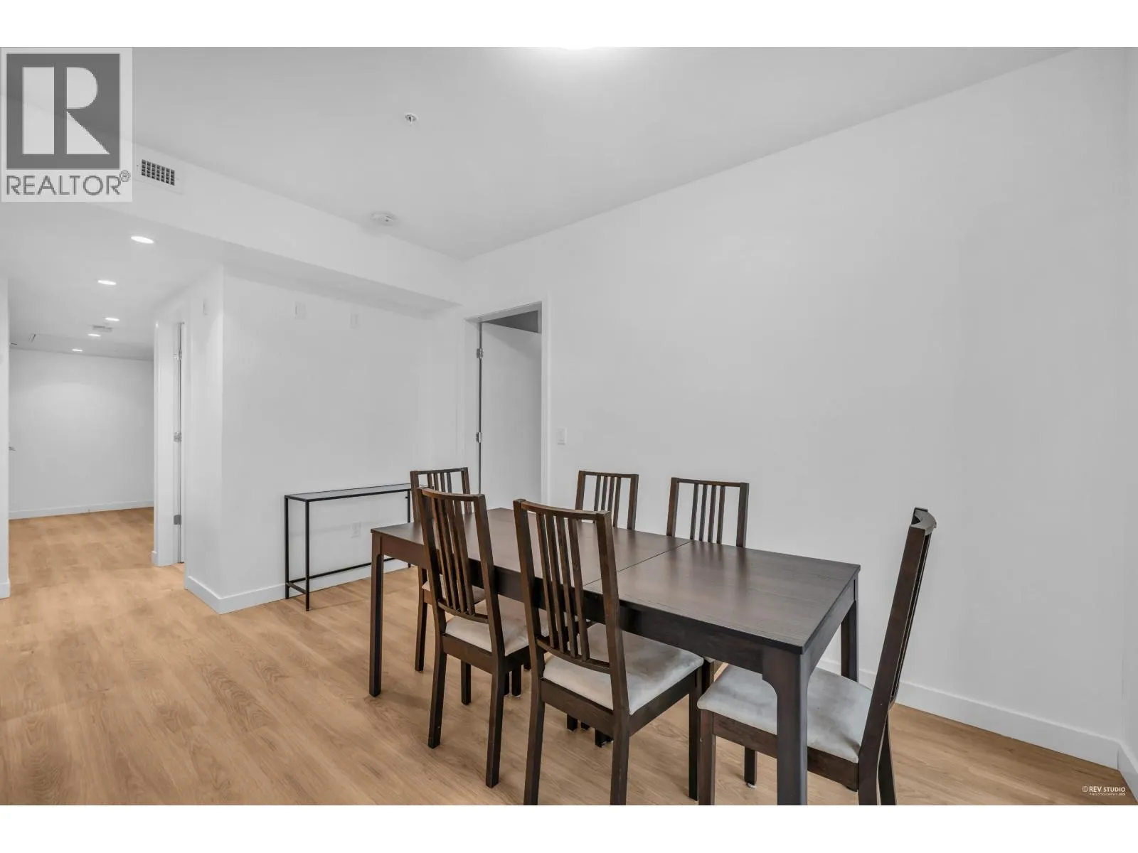 403 9888 UNIVERSITY CRESCENT