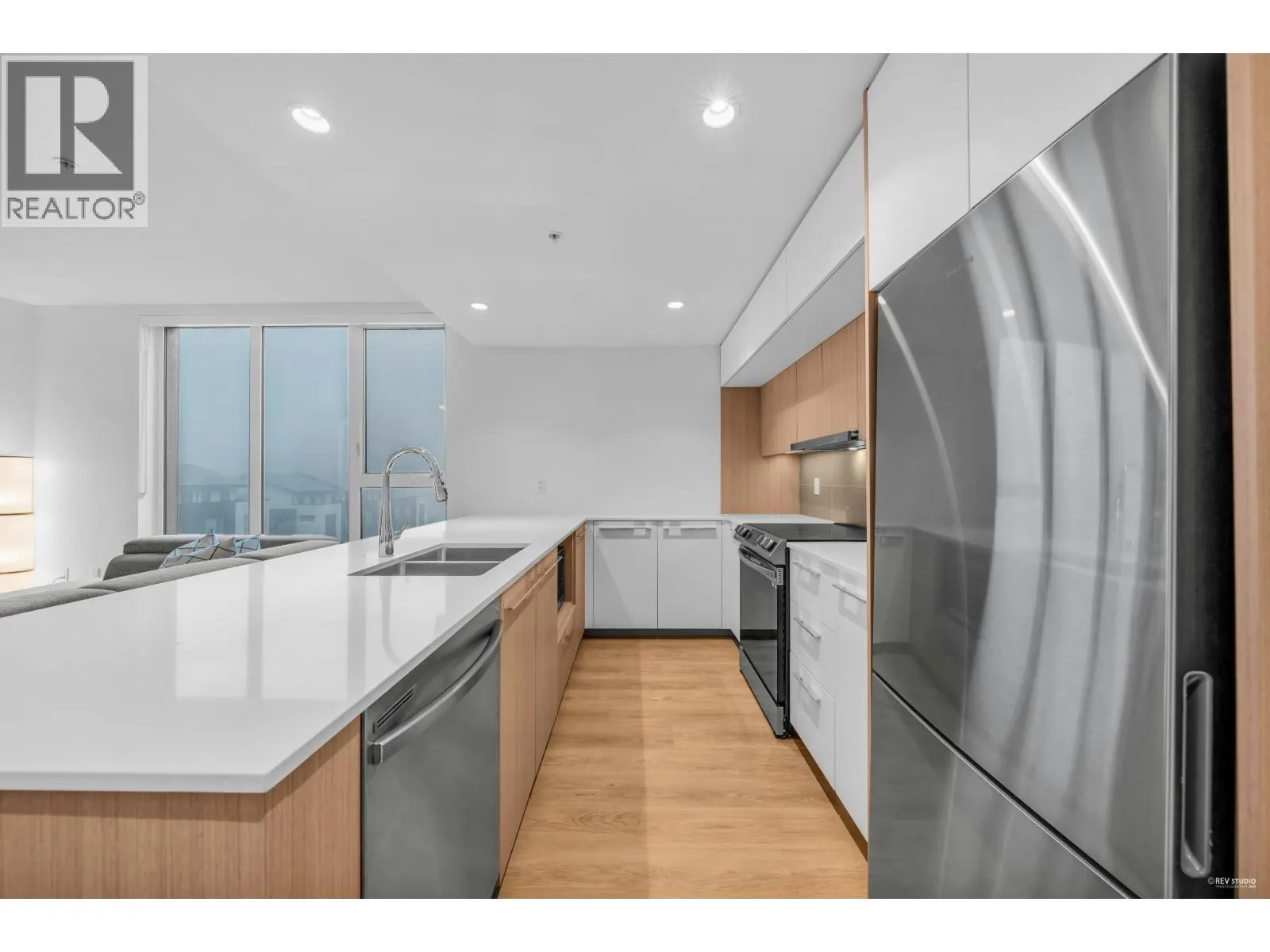 403 9888 UNIVERSITY CRESCENT