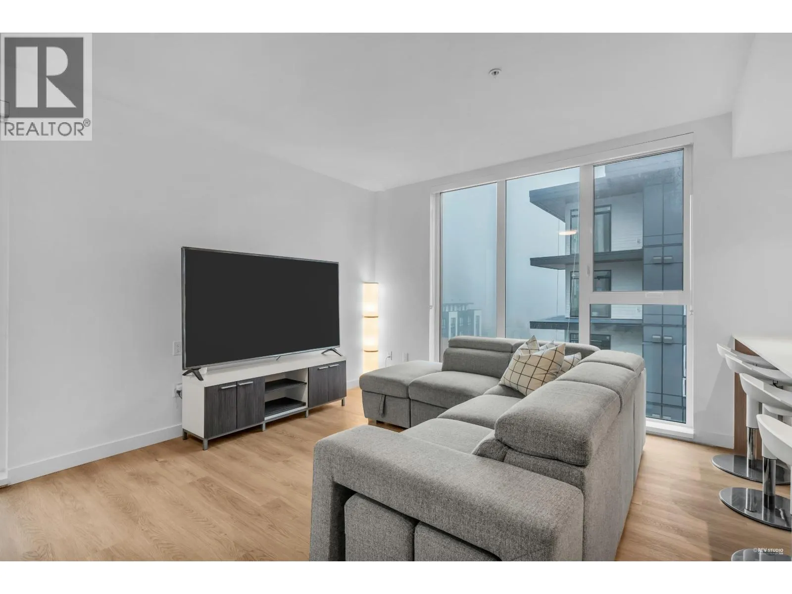 403 9888 UNIVERSITY CRESCENT