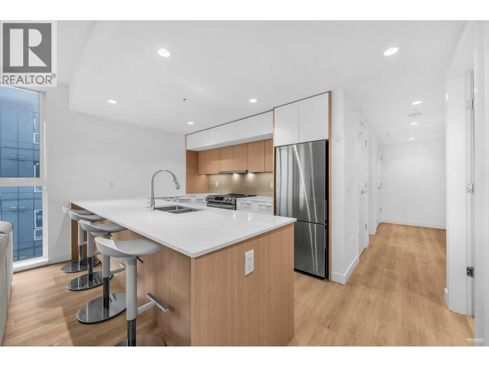 403 9888 UNIVERSITY CRESCENT