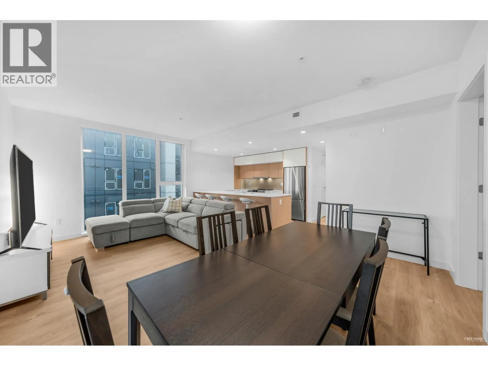 403 9888 UNIVERSITY CRESCENT