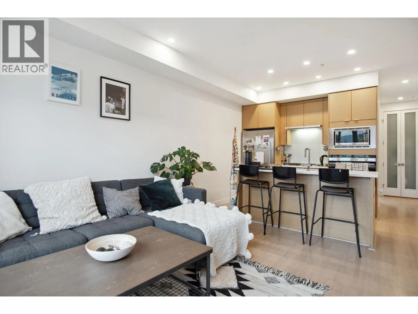309 2528 COLLINGWOOD STREET