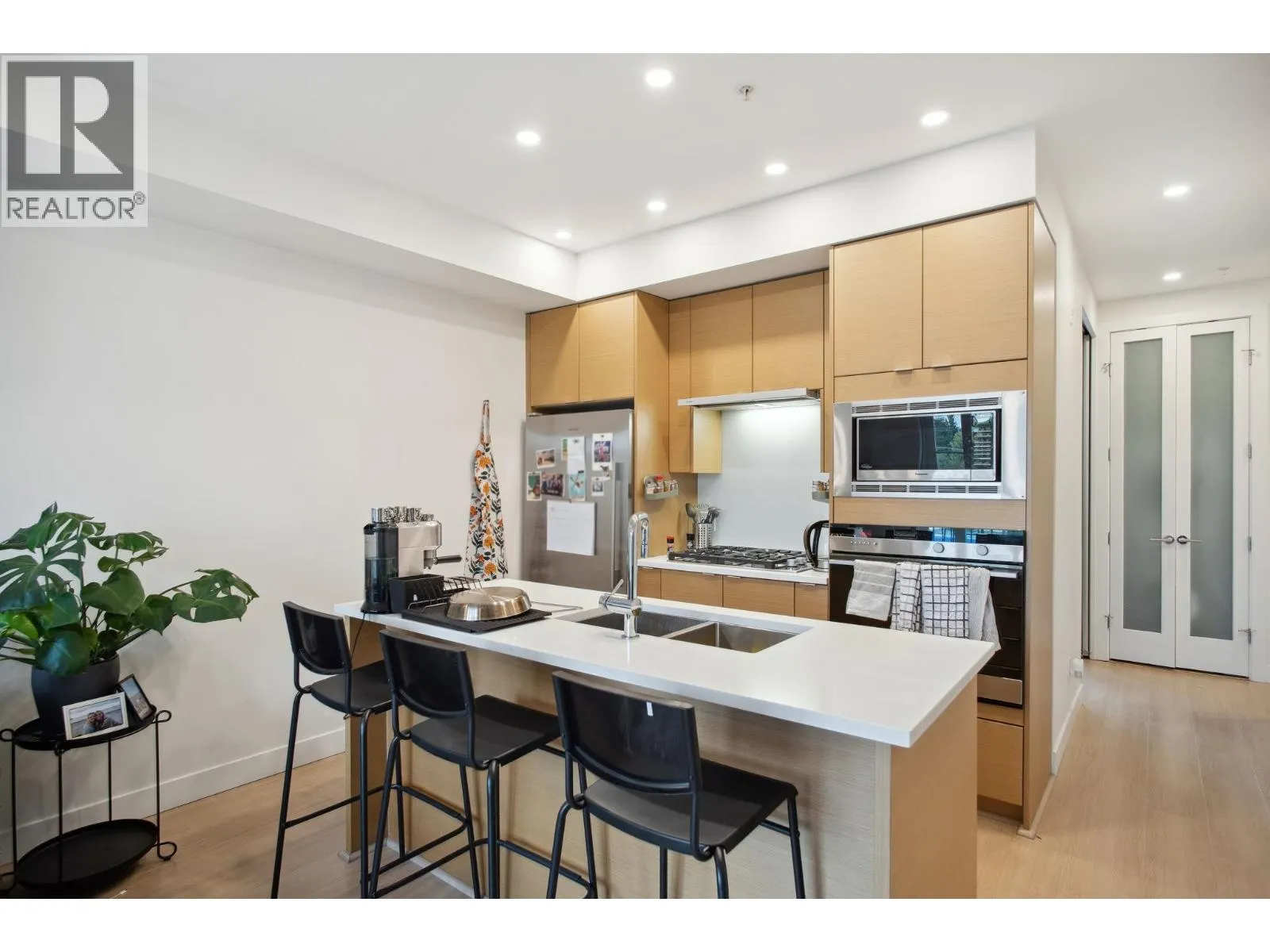 309 2528 COLLINGWOOD STREET