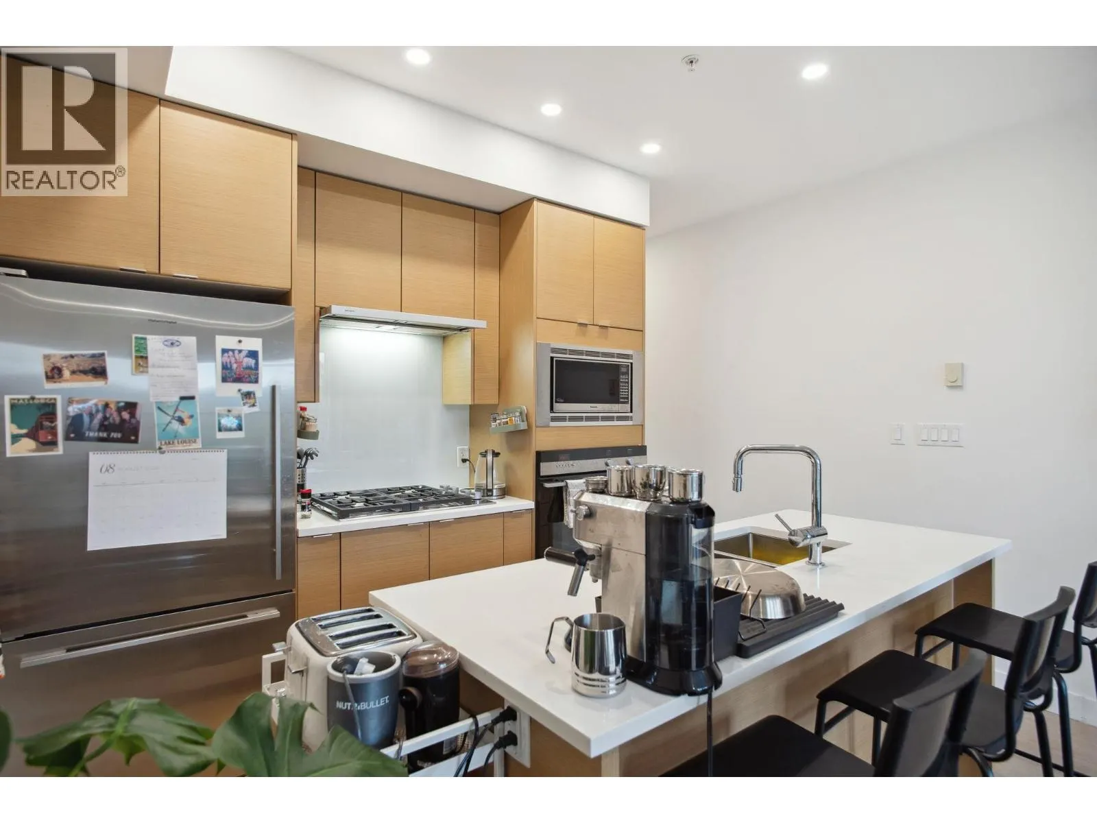 309 2528 COLLINGWOOD STREET
