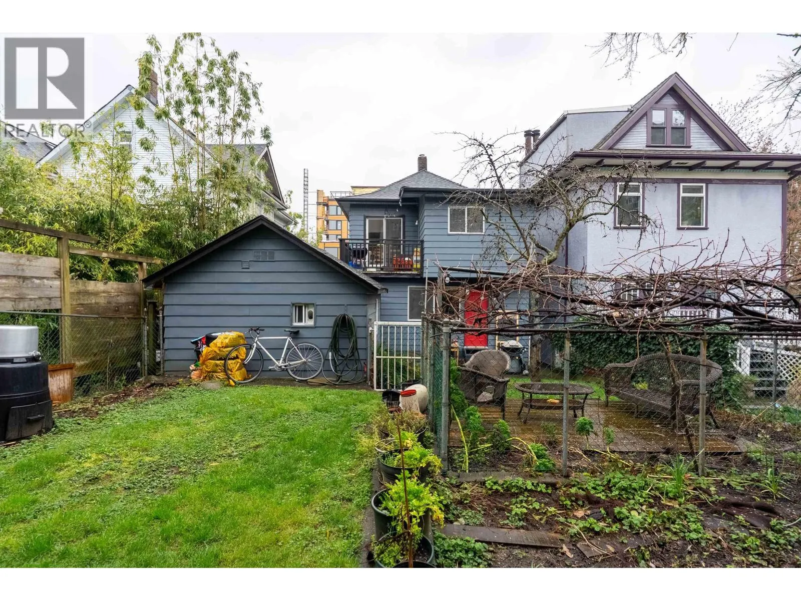 610 SALSBURY DRIVE