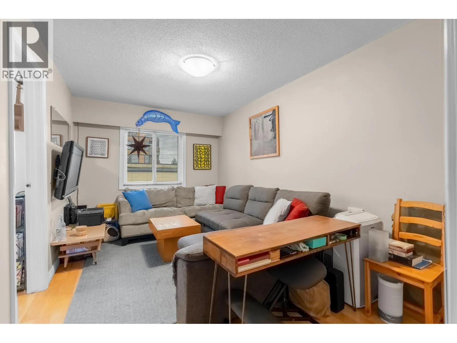 610 SALSBURY DRIVE