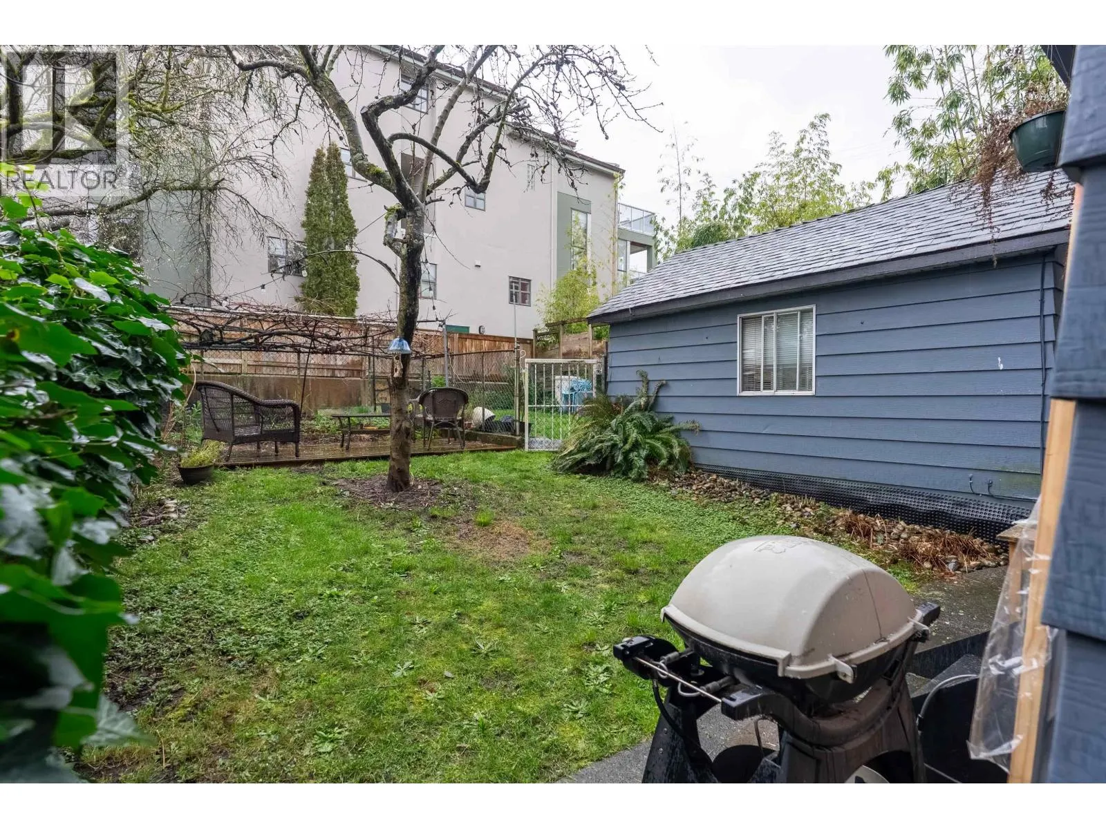 610 SALSBURY DRIVE