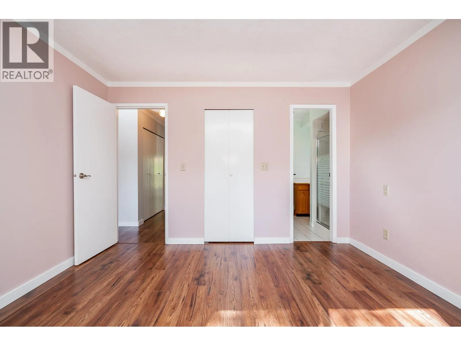5 TUXEDO PLACE