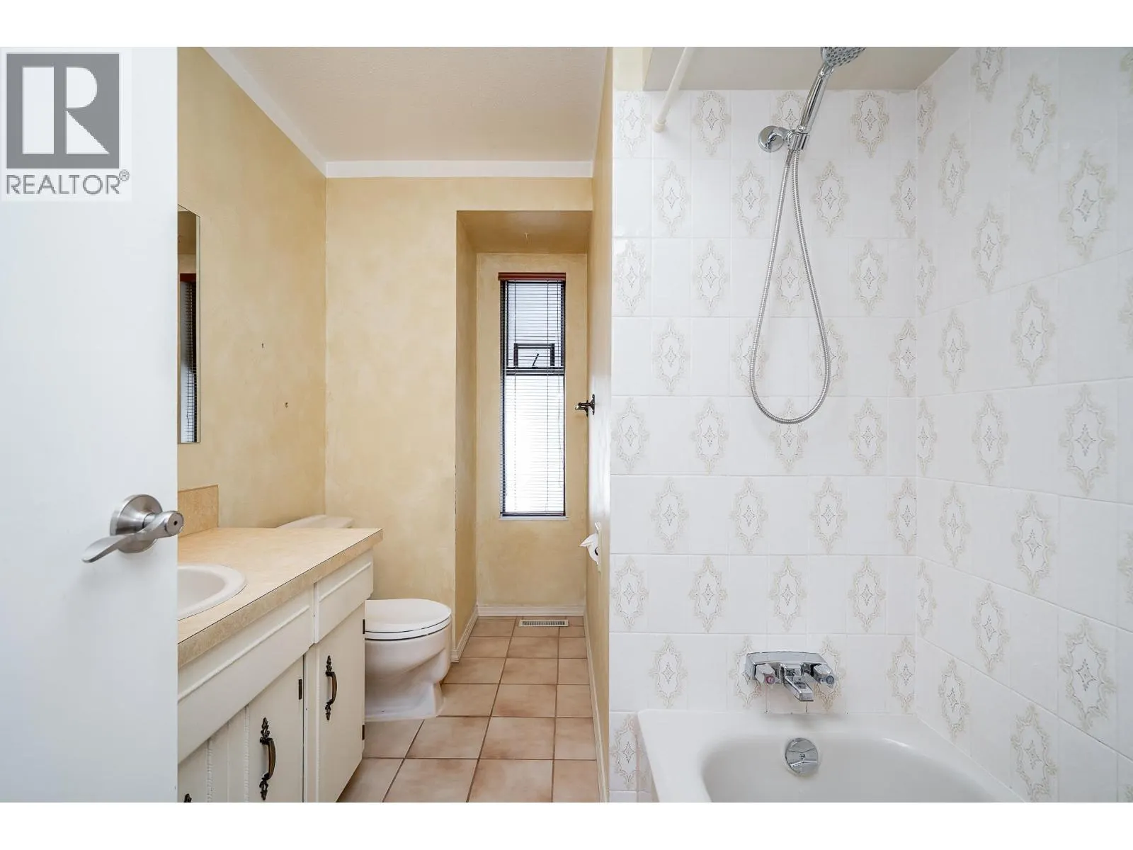5 TUXEDO PLACE