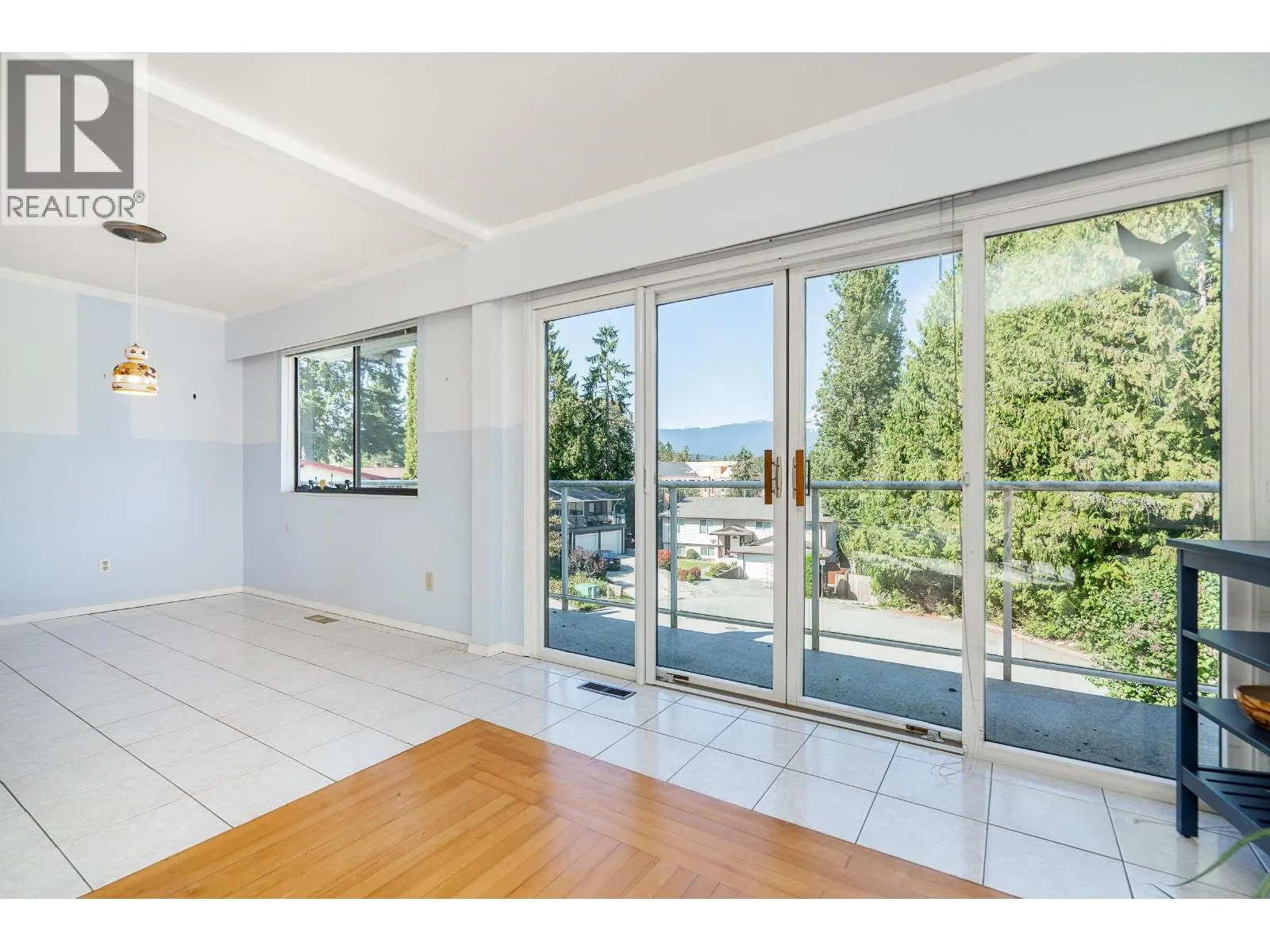 5 TUXEDO PLACE