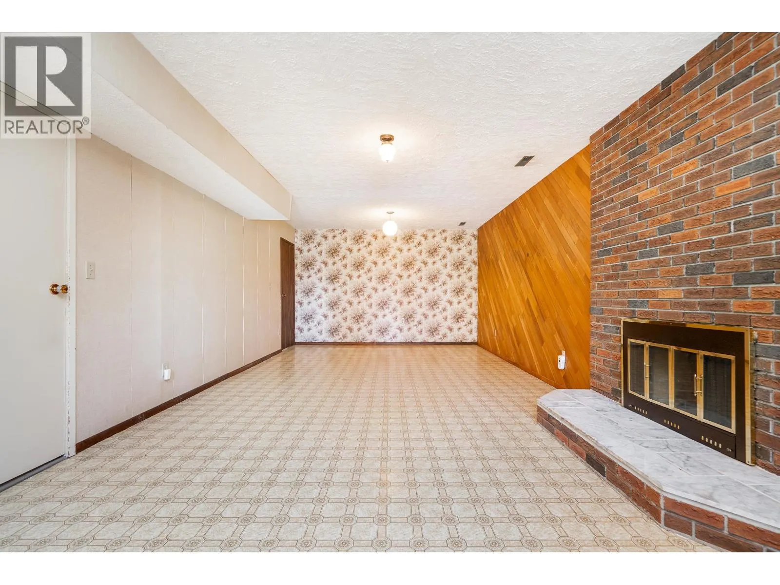 5 TUXEDO PLACE