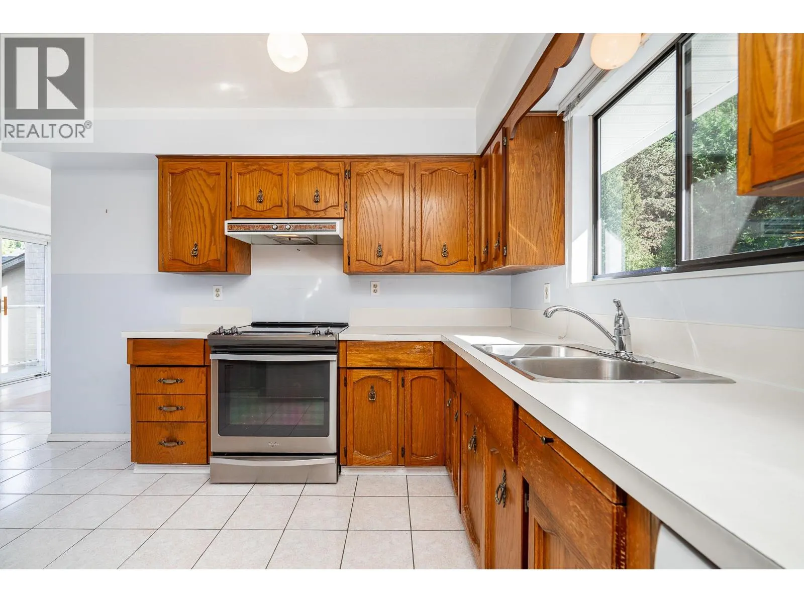 5 TUXEDO PLACE