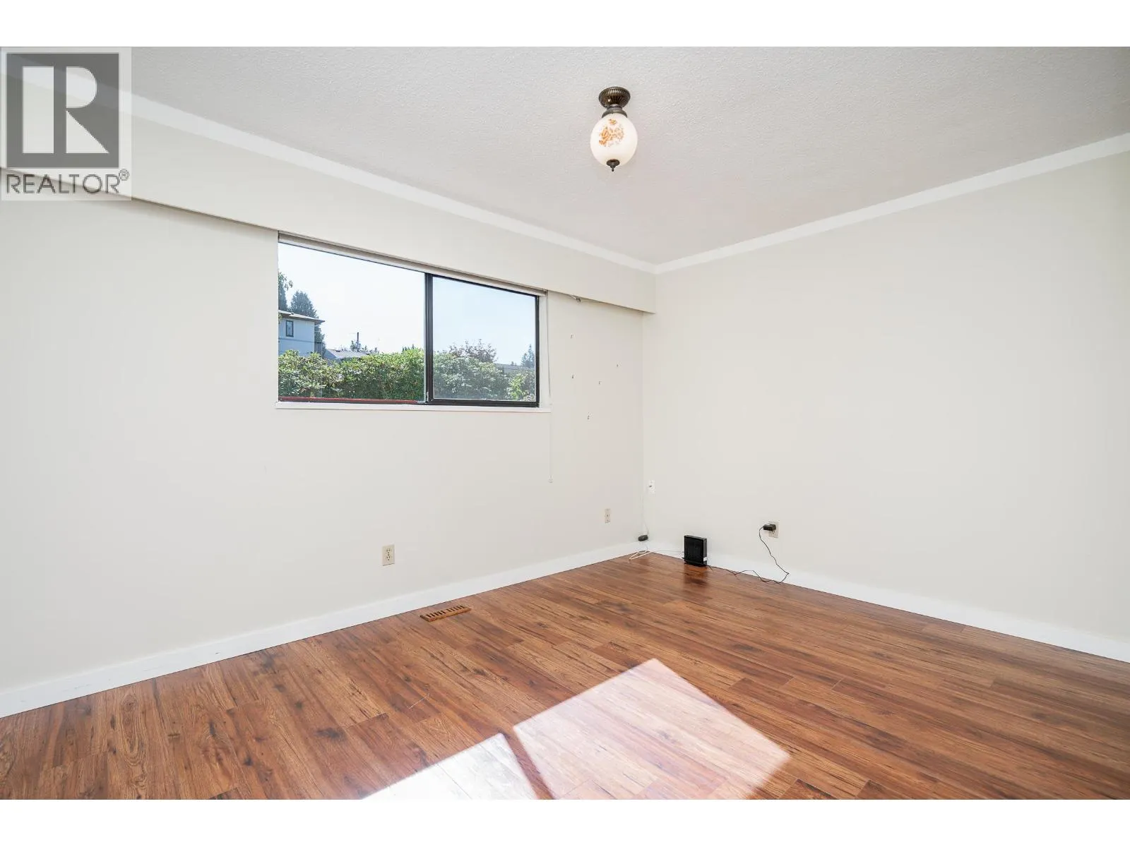 5 TUXEDO PLACE