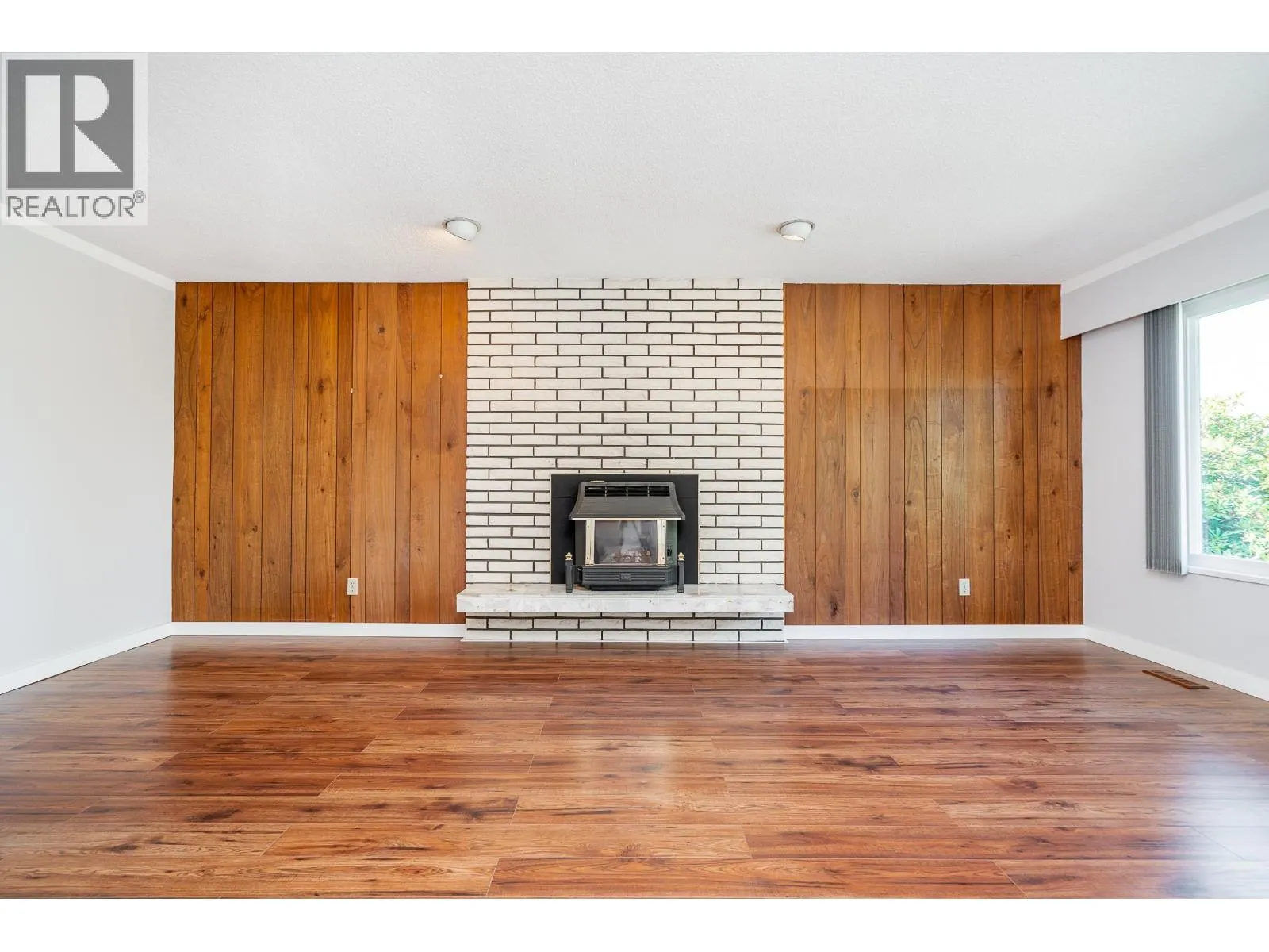 5 TUXEDO PLACE