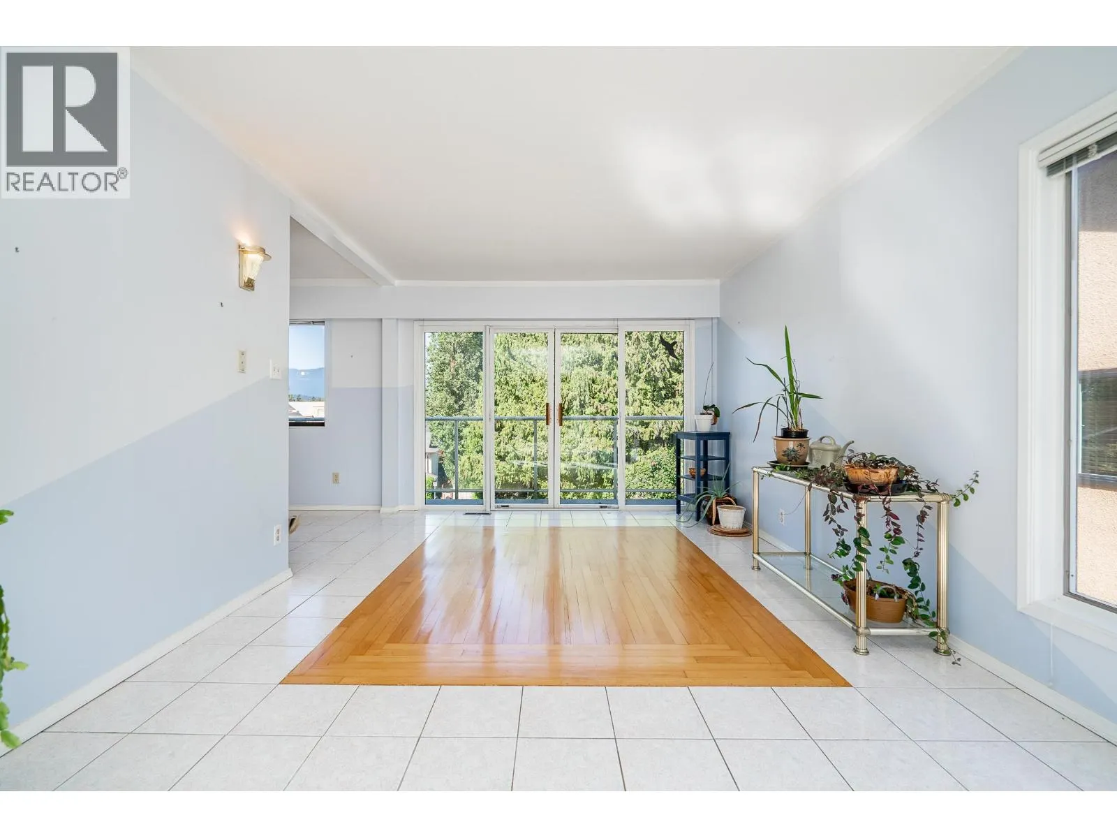 5 TUXEDO PLACE