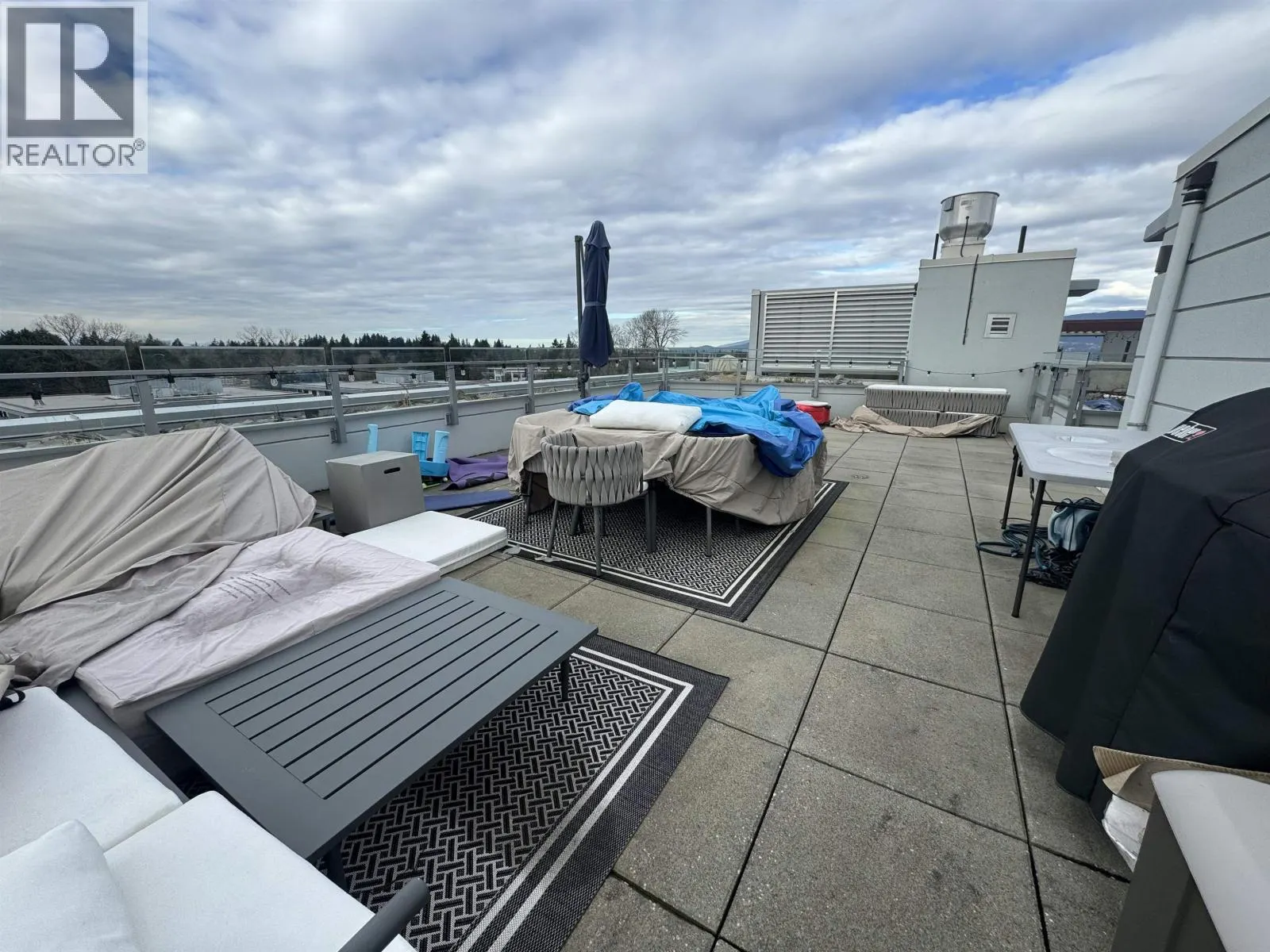604 5033 CAMBIE STREET