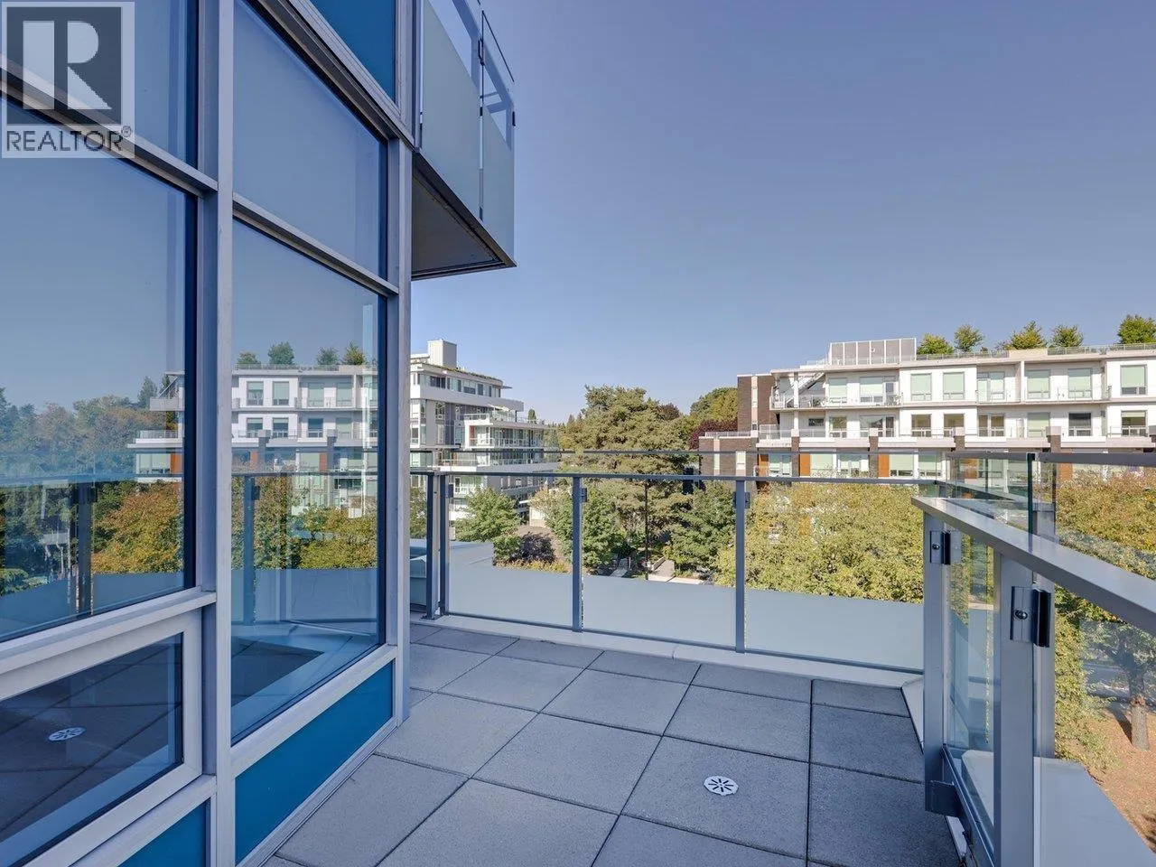 604 5033 CAMBIE STREET