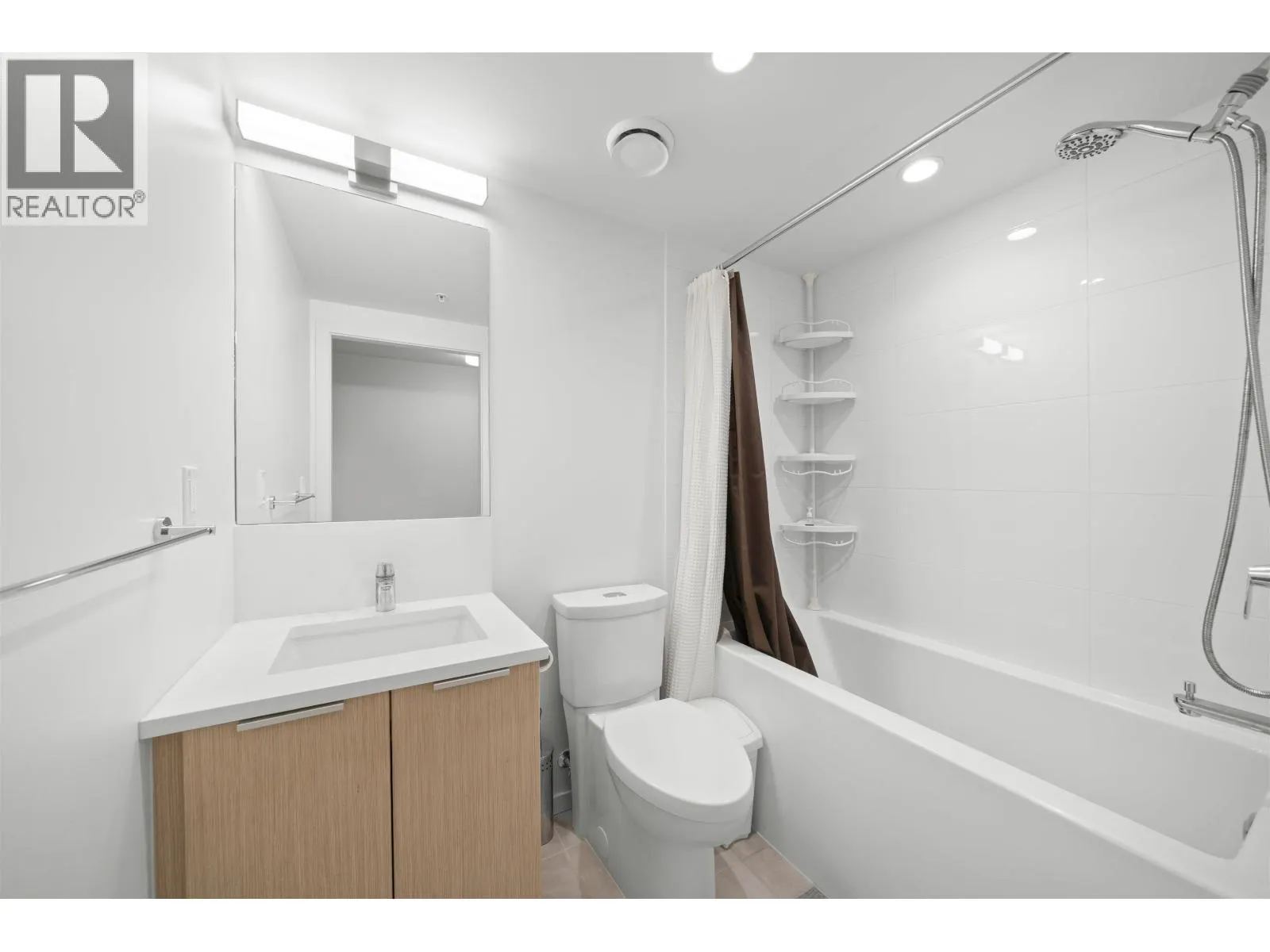 602 5085 MAIN STREET
