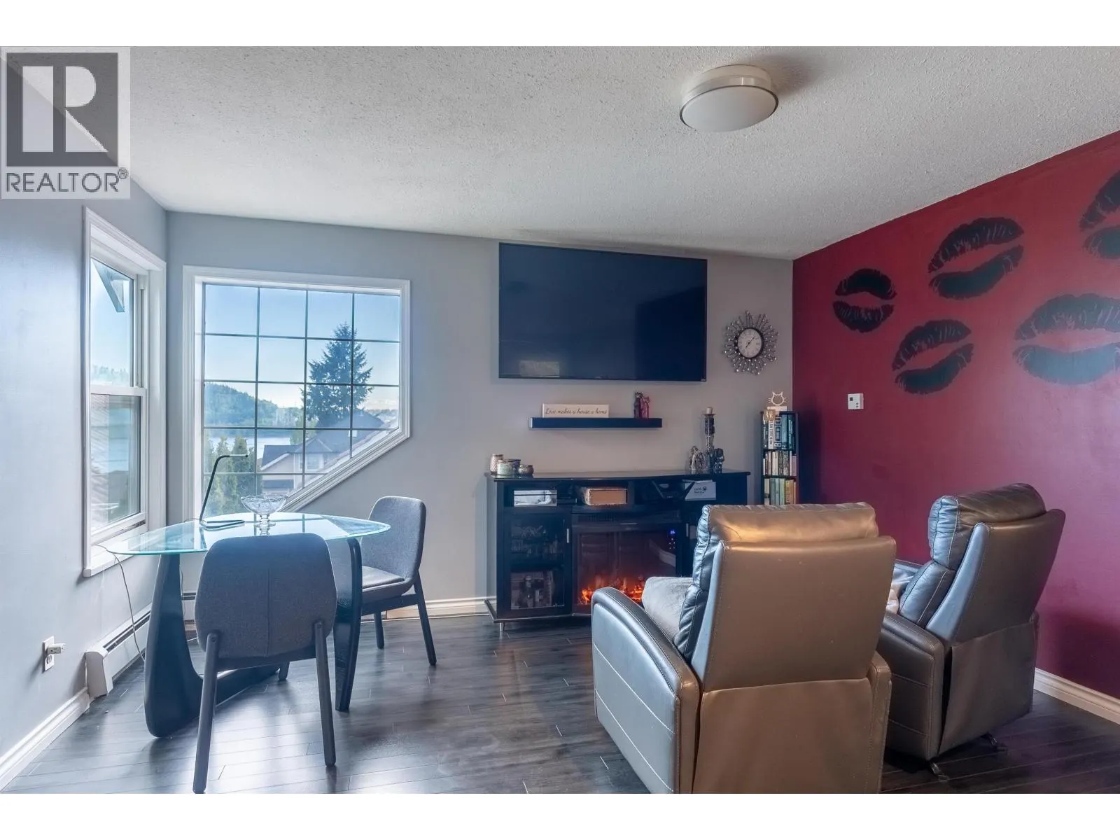 318 ROCHE POINT DRIVE