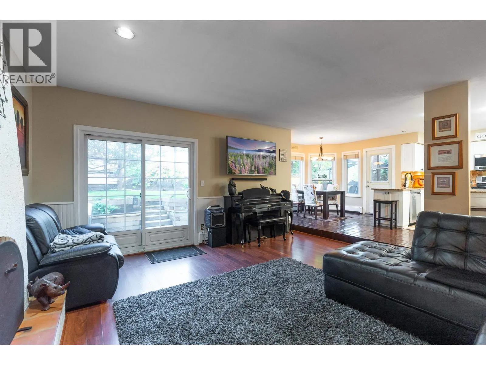 318 ROCHE POINT DRIVE