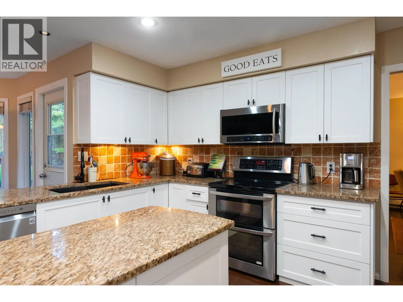 318 ROCHE POINT DRIVE