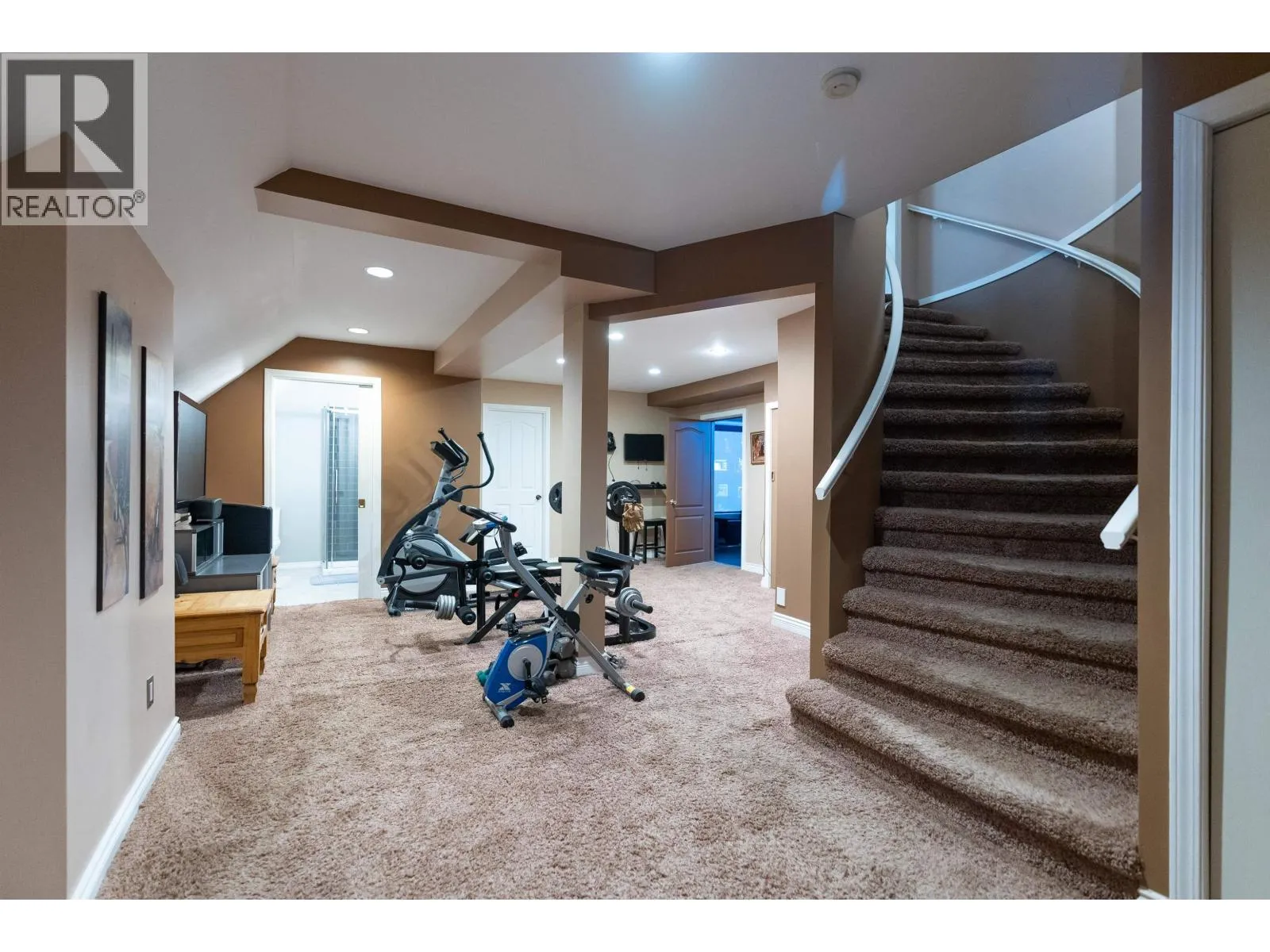 318 ROCHE POINT DRIVE