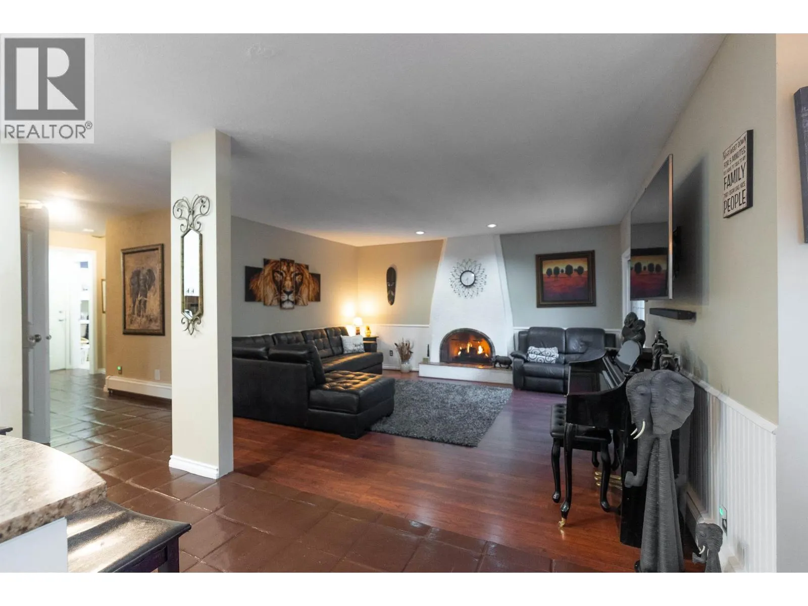 318 ROCHE POINT DRIVE