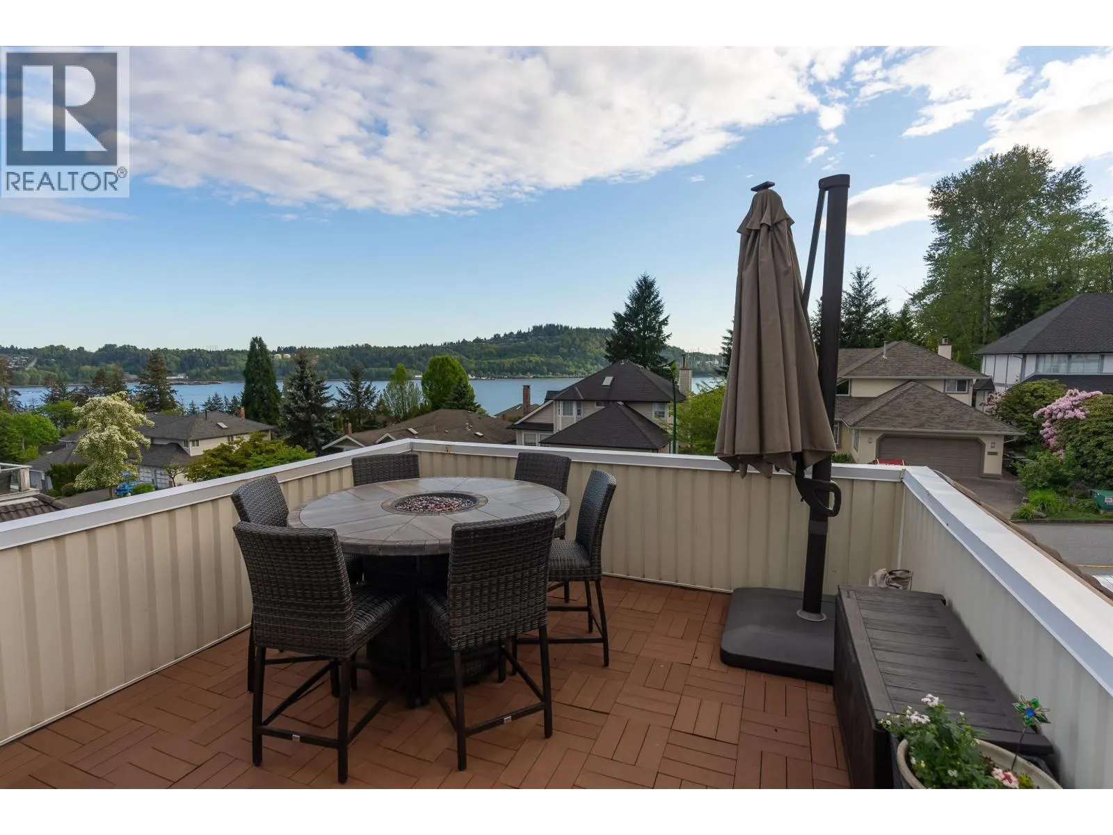 318 ROCHE POINT DRIVE