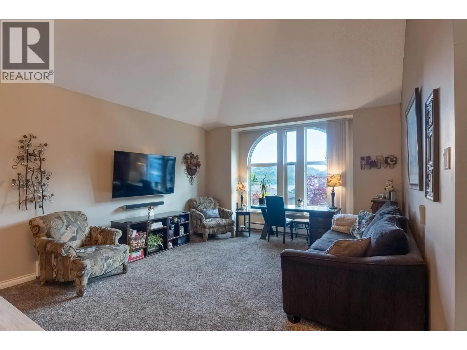 318 ROCHE POINT DRIVE