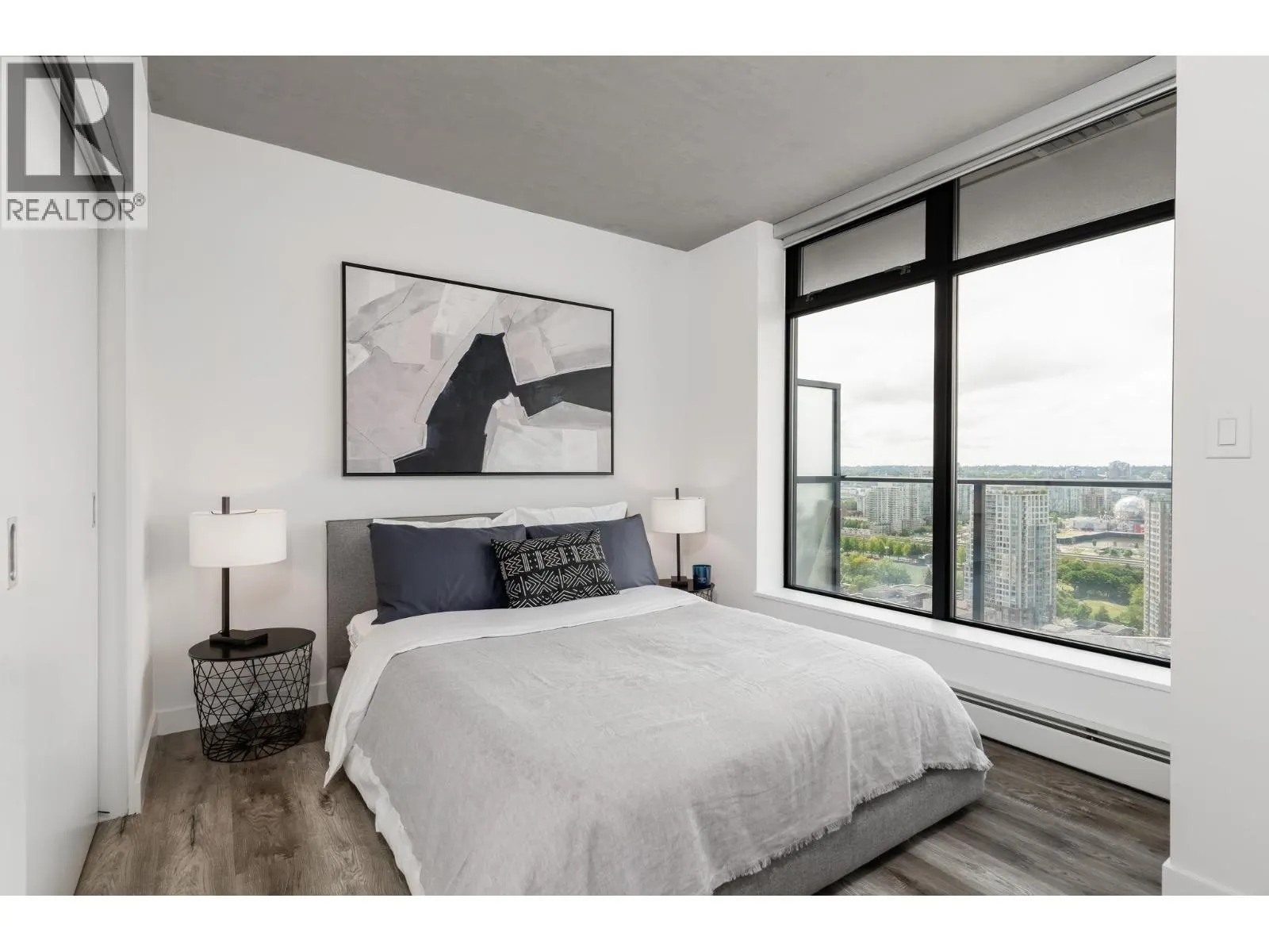2705 108 W CORDOVA STREET