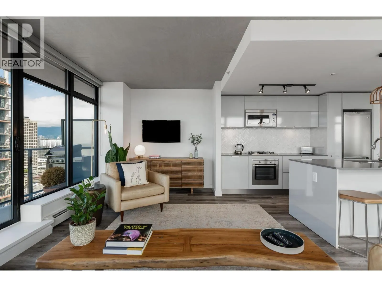 2705 108 W CORDOVA STREET