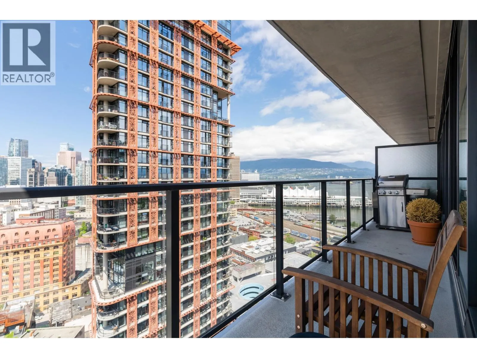 2705 108 W CORDOVA STREET