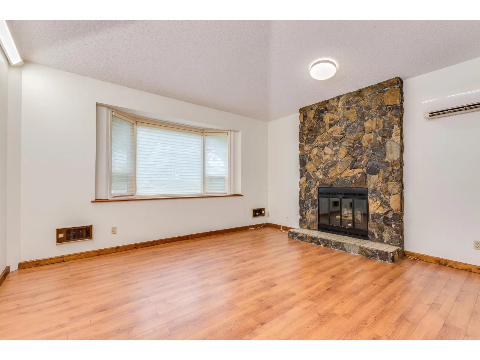 11734 ALDERWOOD CRESCENT