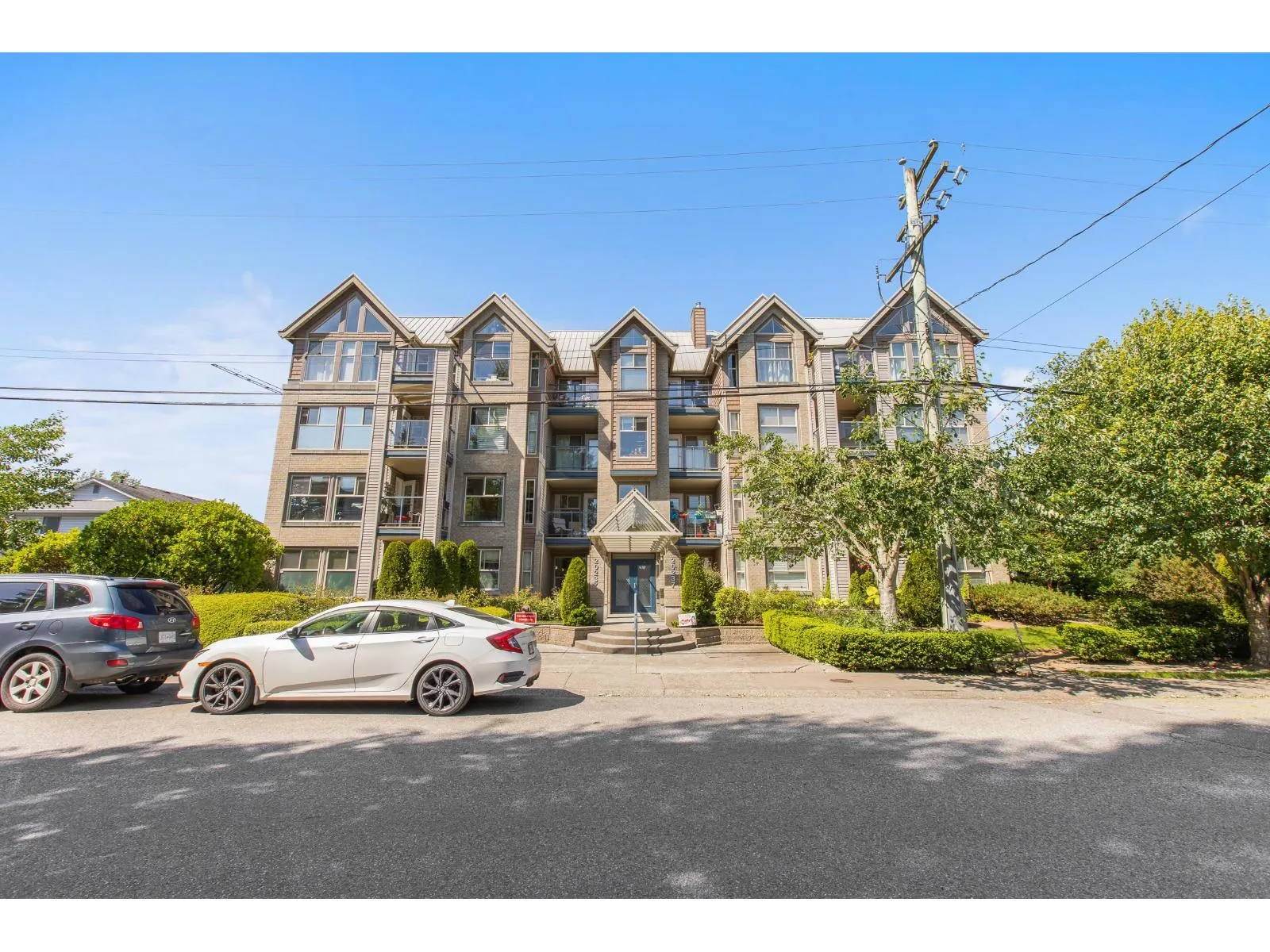 202 20237 54 AVENUE