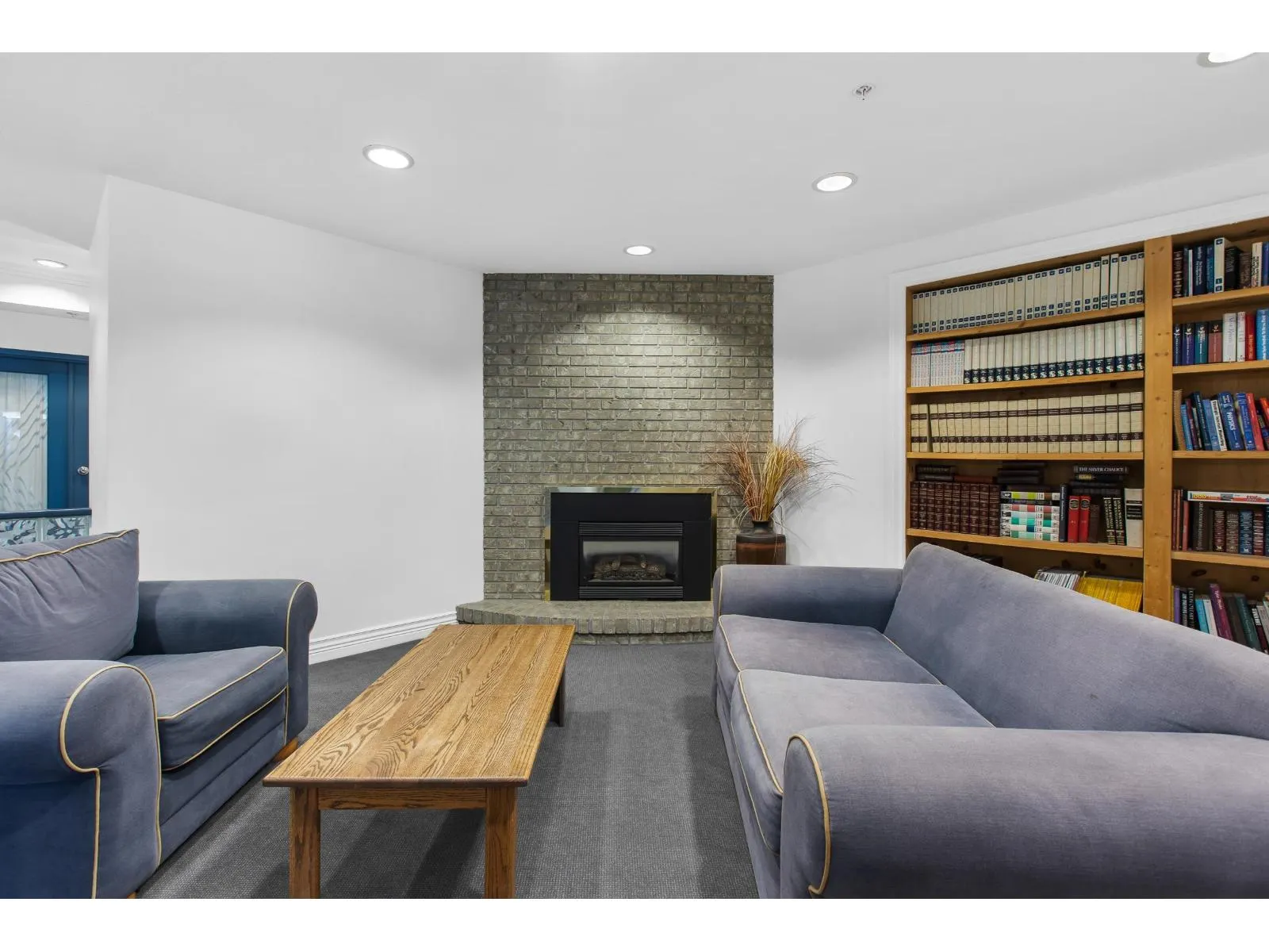202 20237 54 AVENUE