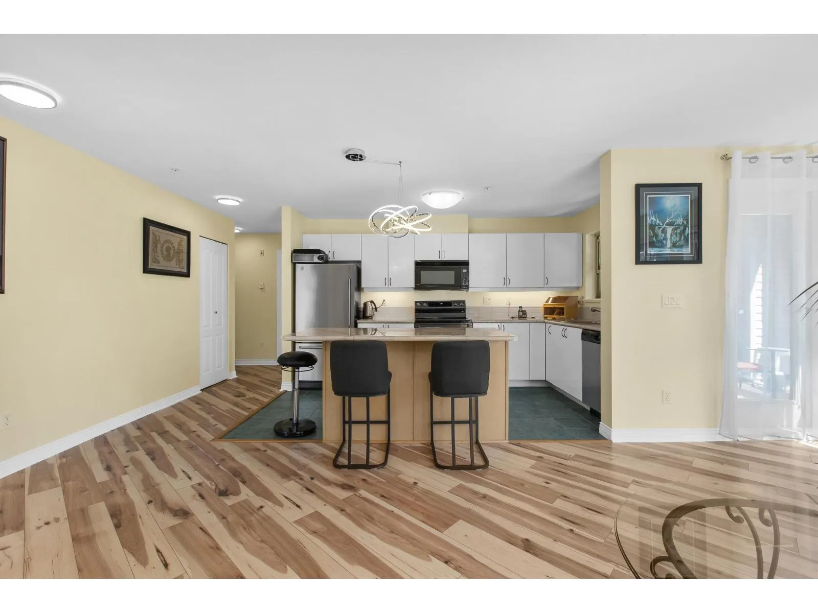 202 20237 54 AVENUE