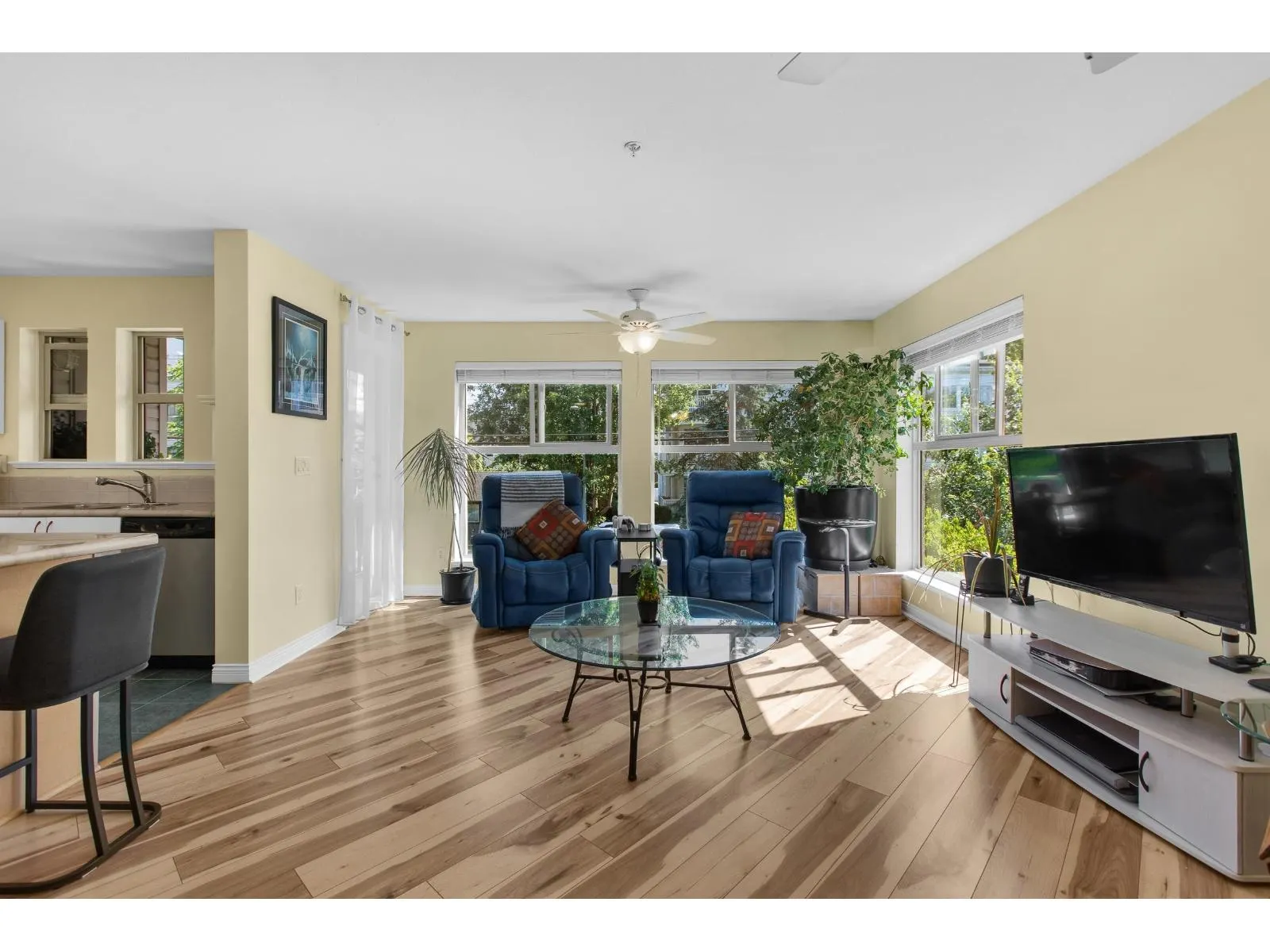 202 20237 54 AVENUE