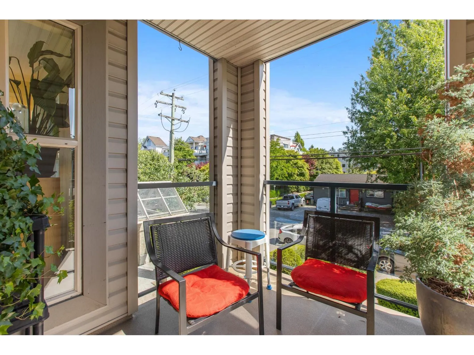 202 20237 54 AVENUE