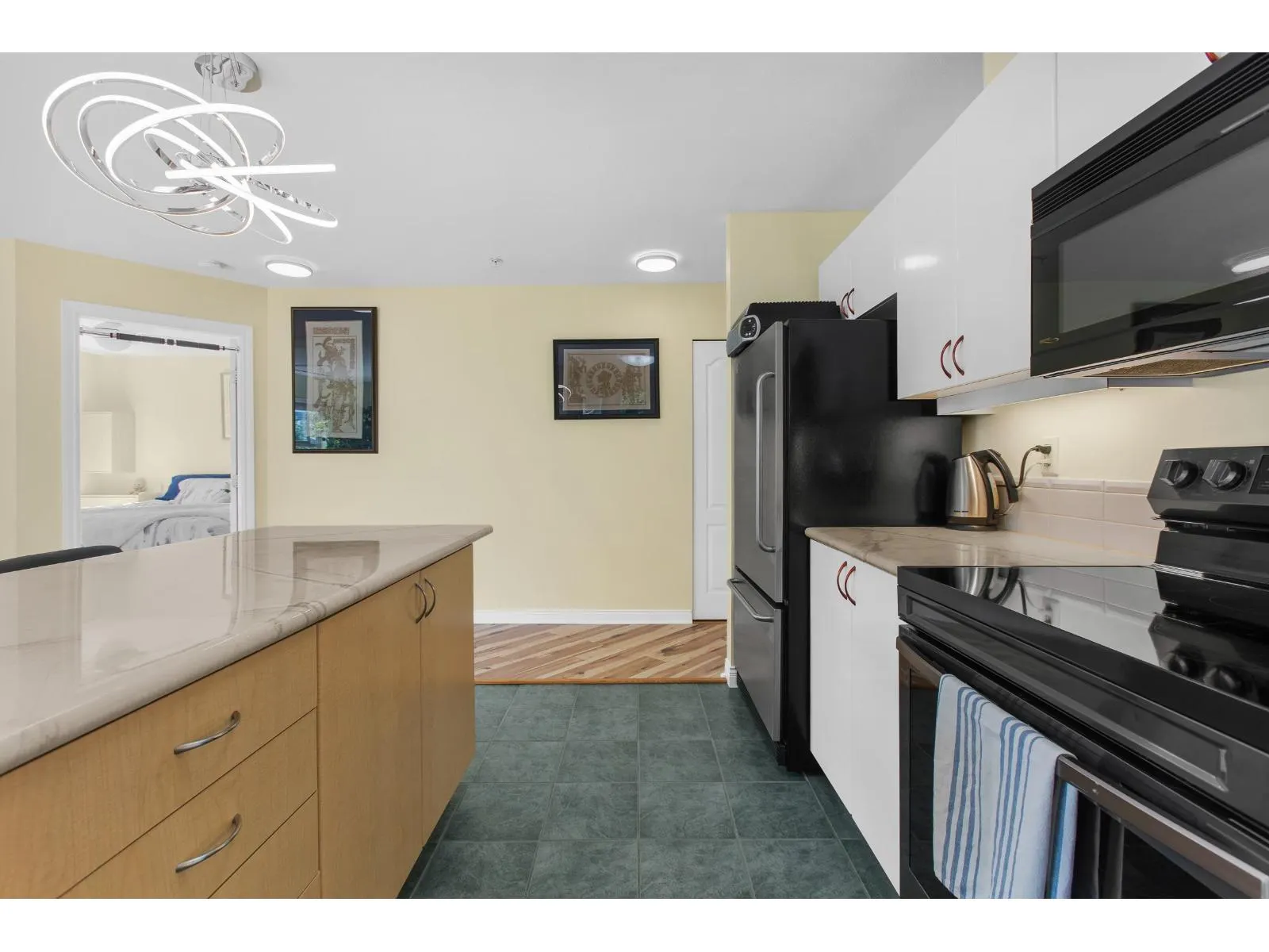 202 20237 54 AVENUE