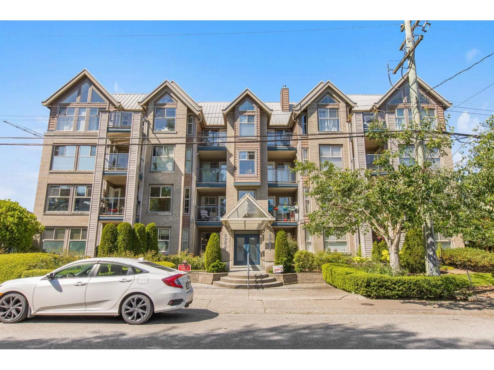202 20237 54 AVENUE