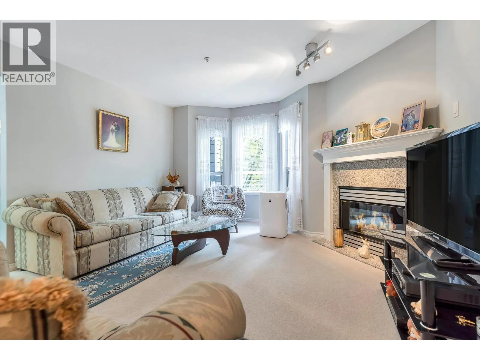 206 1150 LYNN VALLEY ROAD