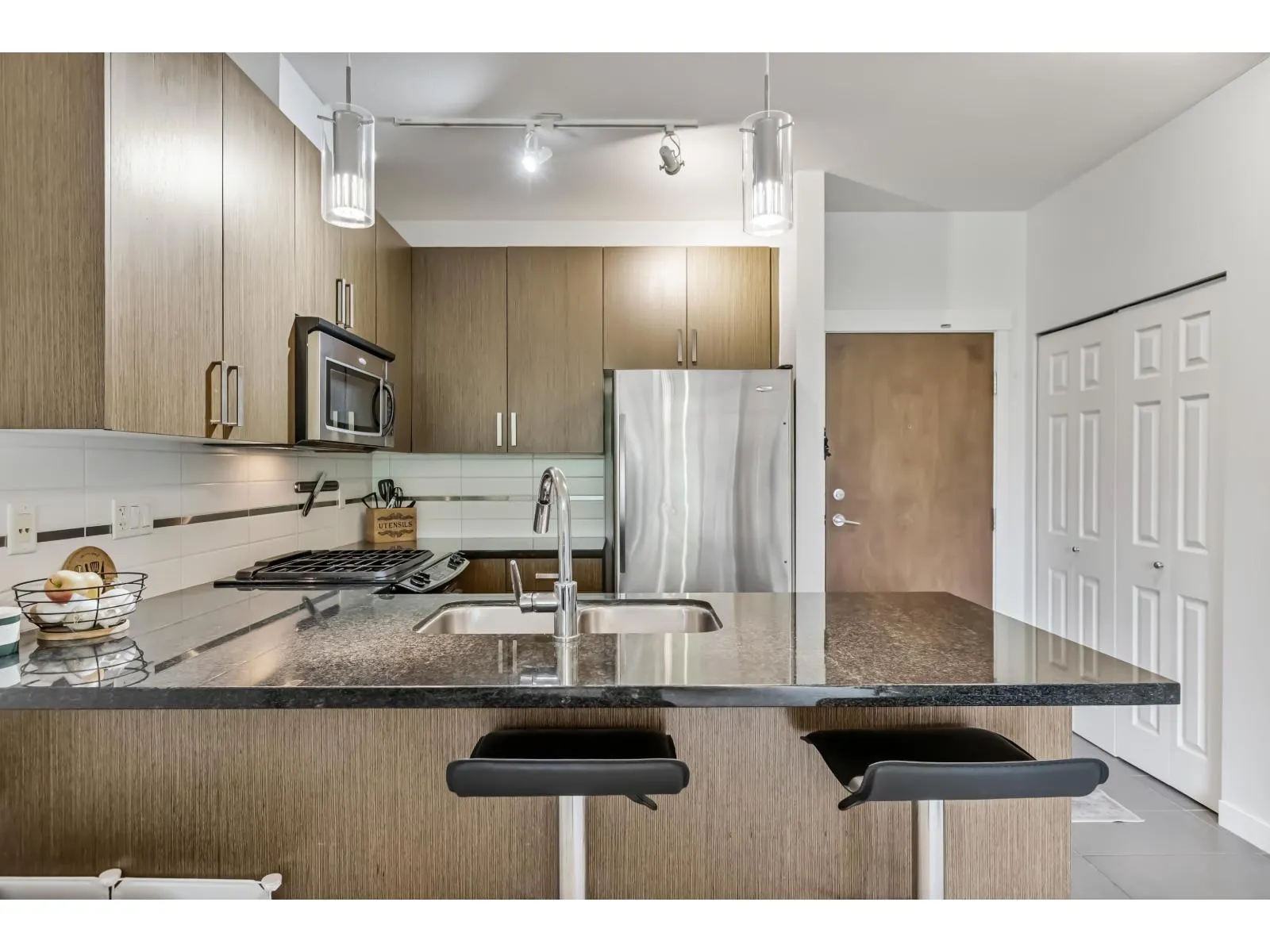 329 15988 26 AVENUE