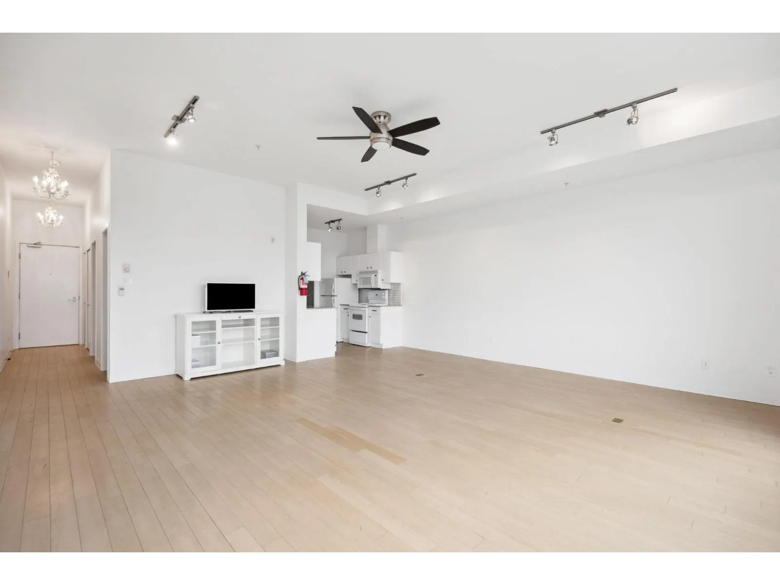 308 20238 FRASER HIGHWAY